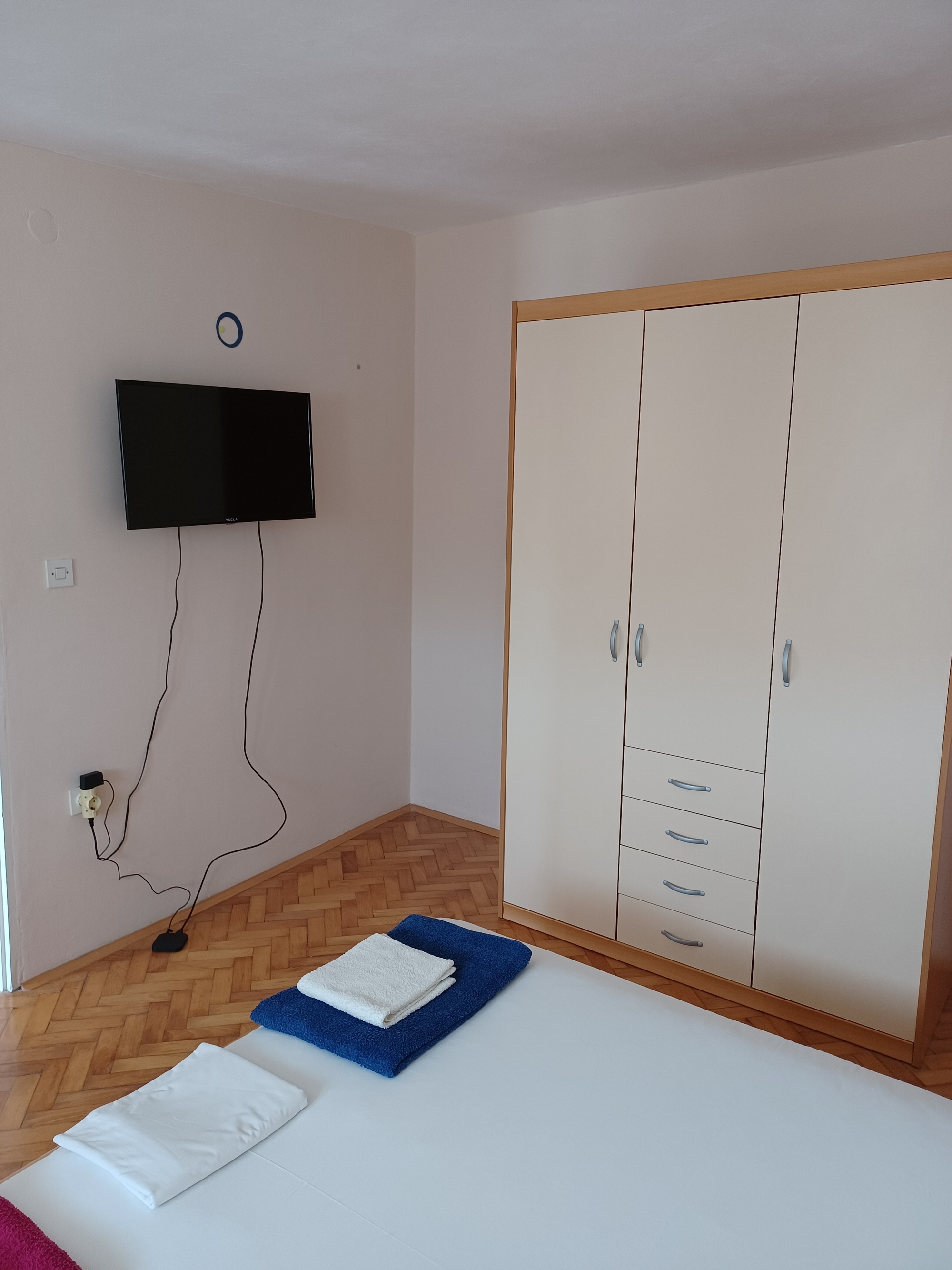 Enosobni apartma S teraso in pogledom na morje Pag  A-b