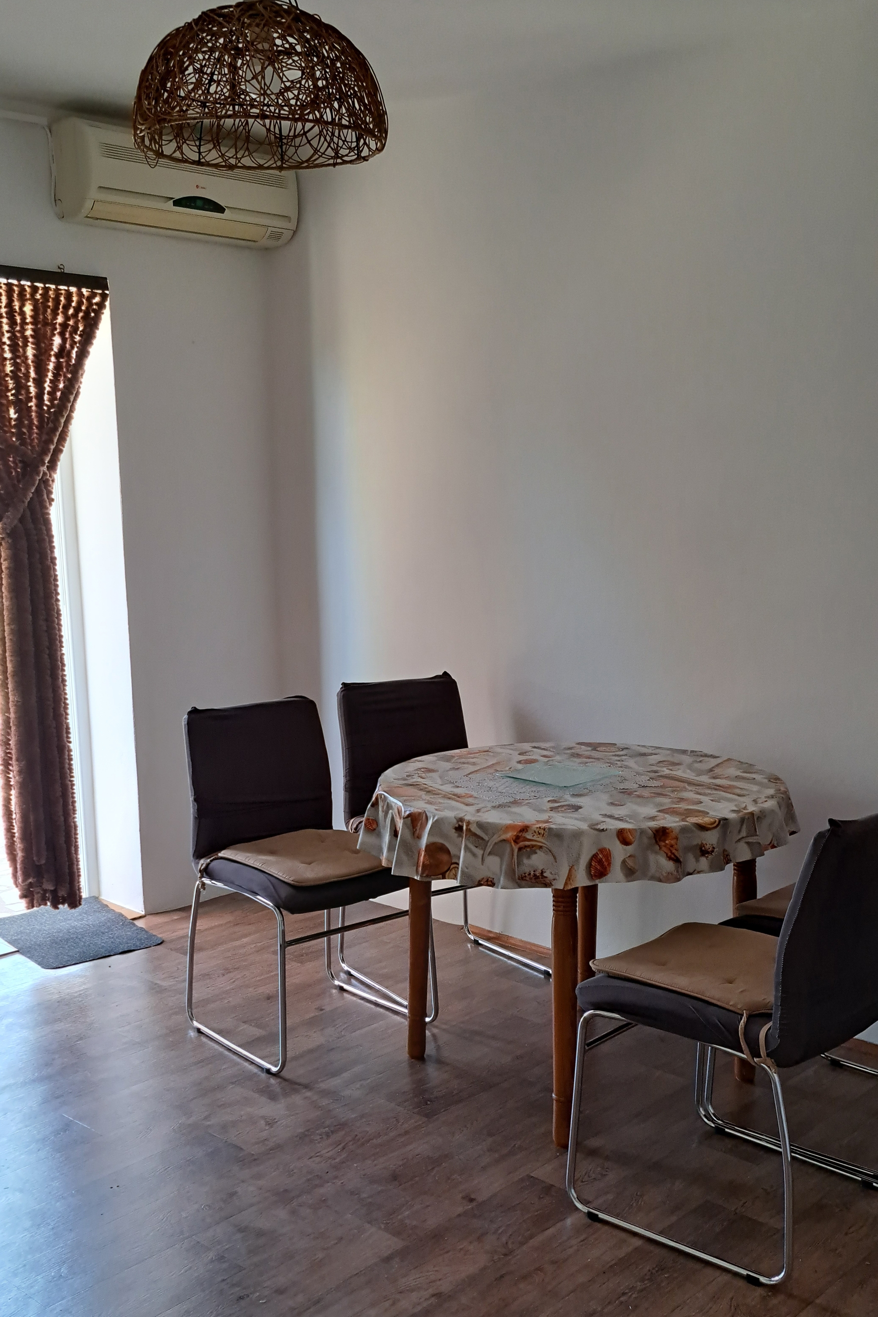 Dvosobni apartman s terasom Pag  A-c