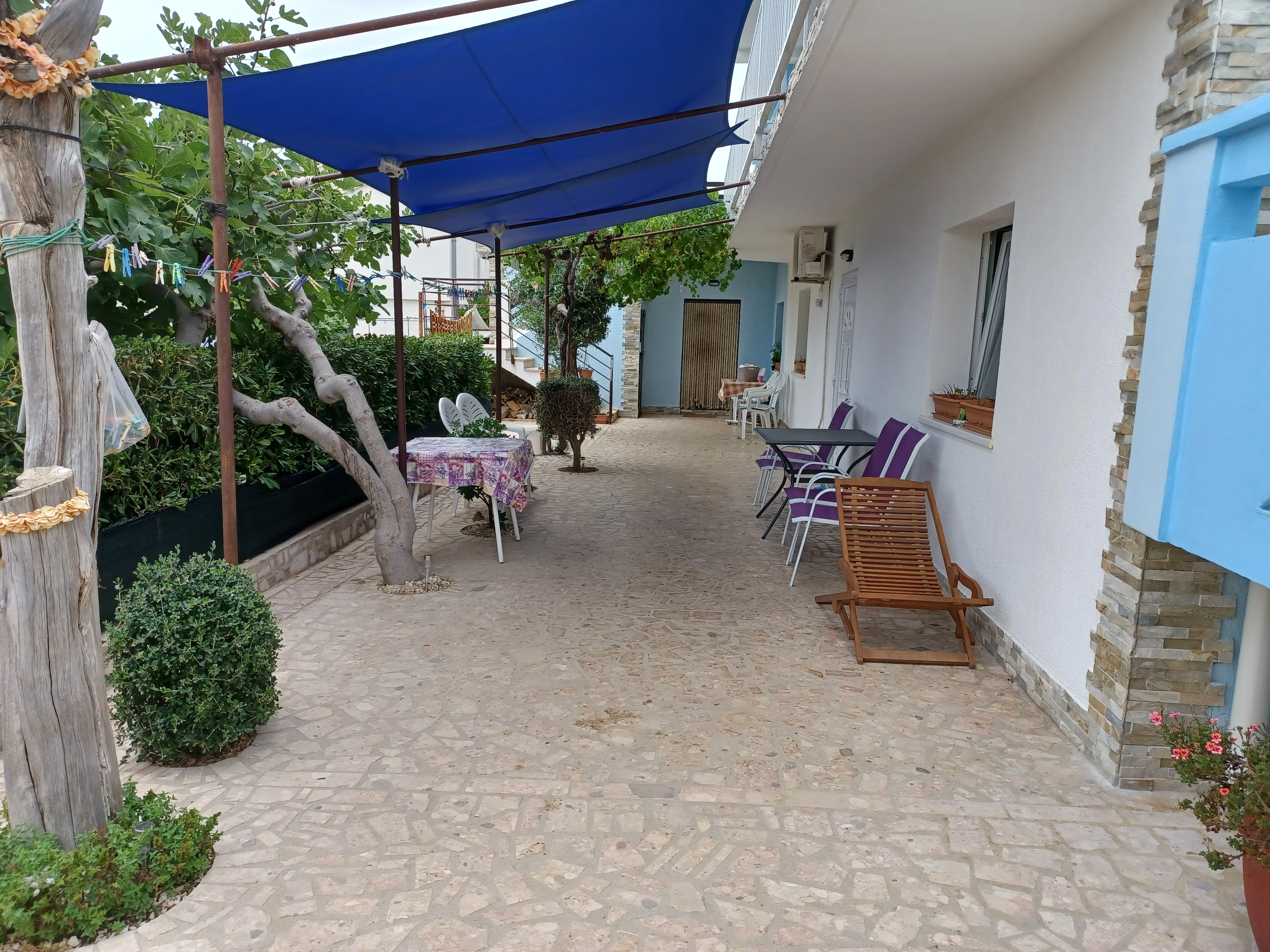 Two bedroom apartment with terrace Pag (A-6325-c)