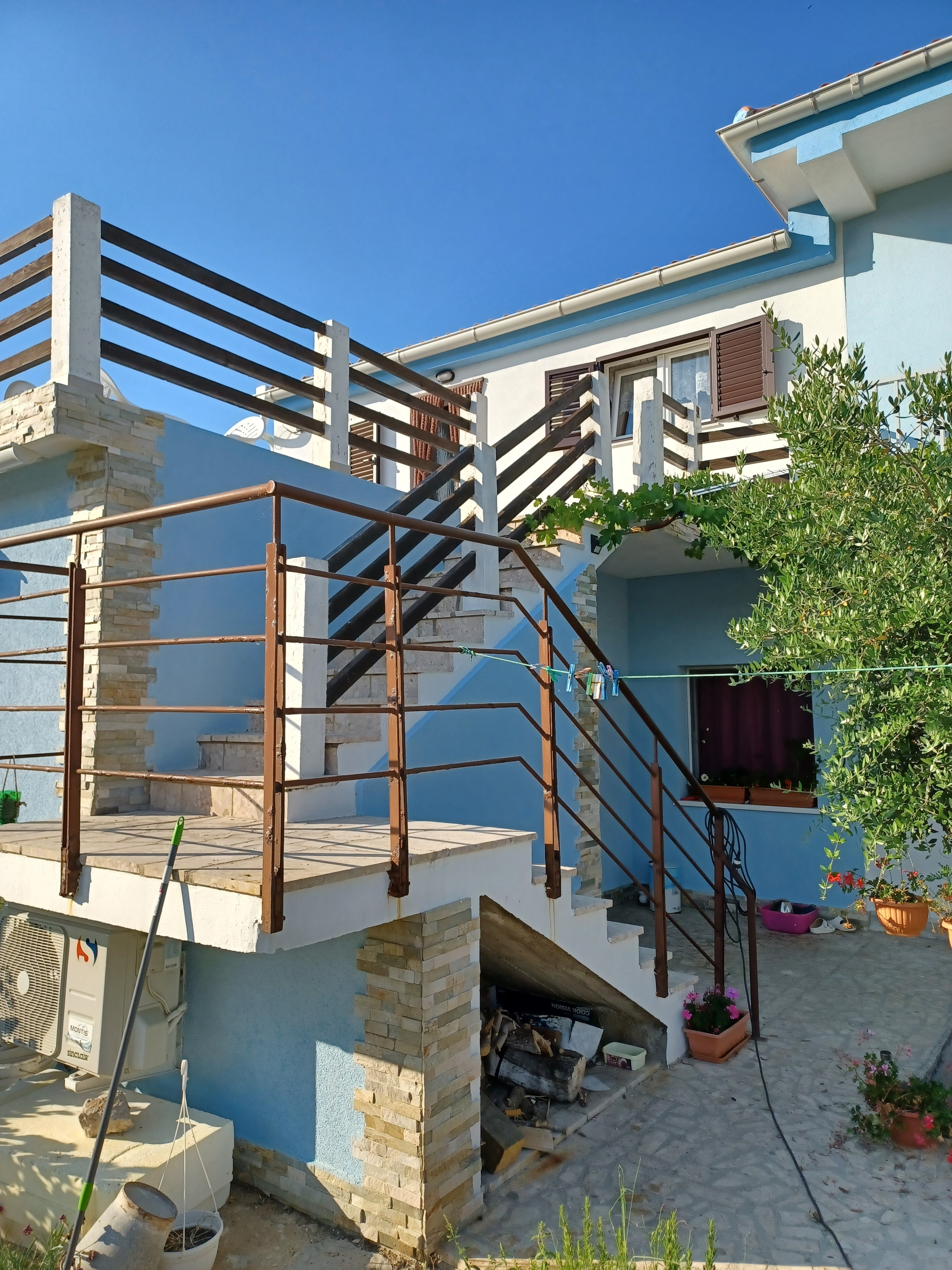 Four-bedroom apartment with terrace and sea view Pag  A-a