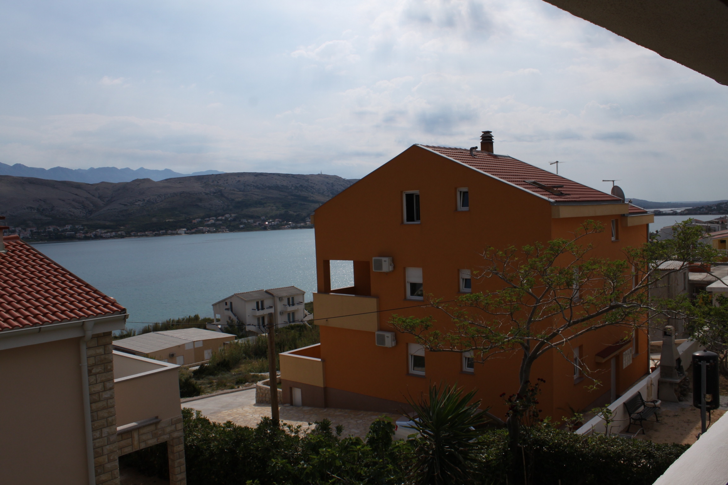 Studio flat with terrace and sea view Pag  AS-a