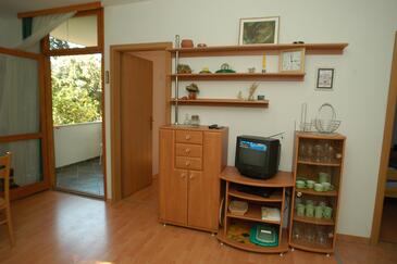 Petrčane, Living room in the apartment, air condition available and WiFi.