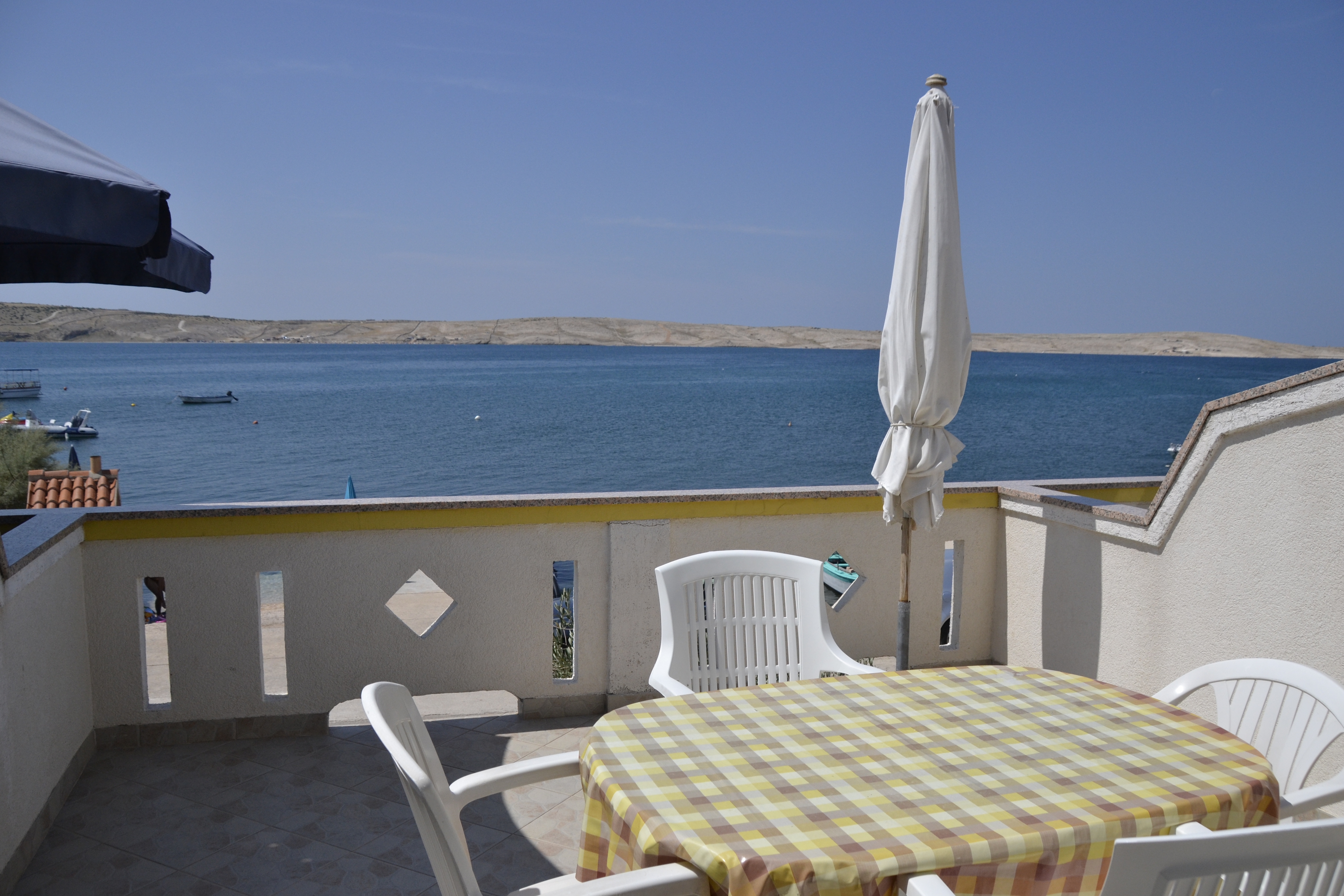 Two bedroom apartment near beach Kustići, Pag (A-6335-b) Two bedroom apartment near beach Kustići, Pag (A-6335-b)