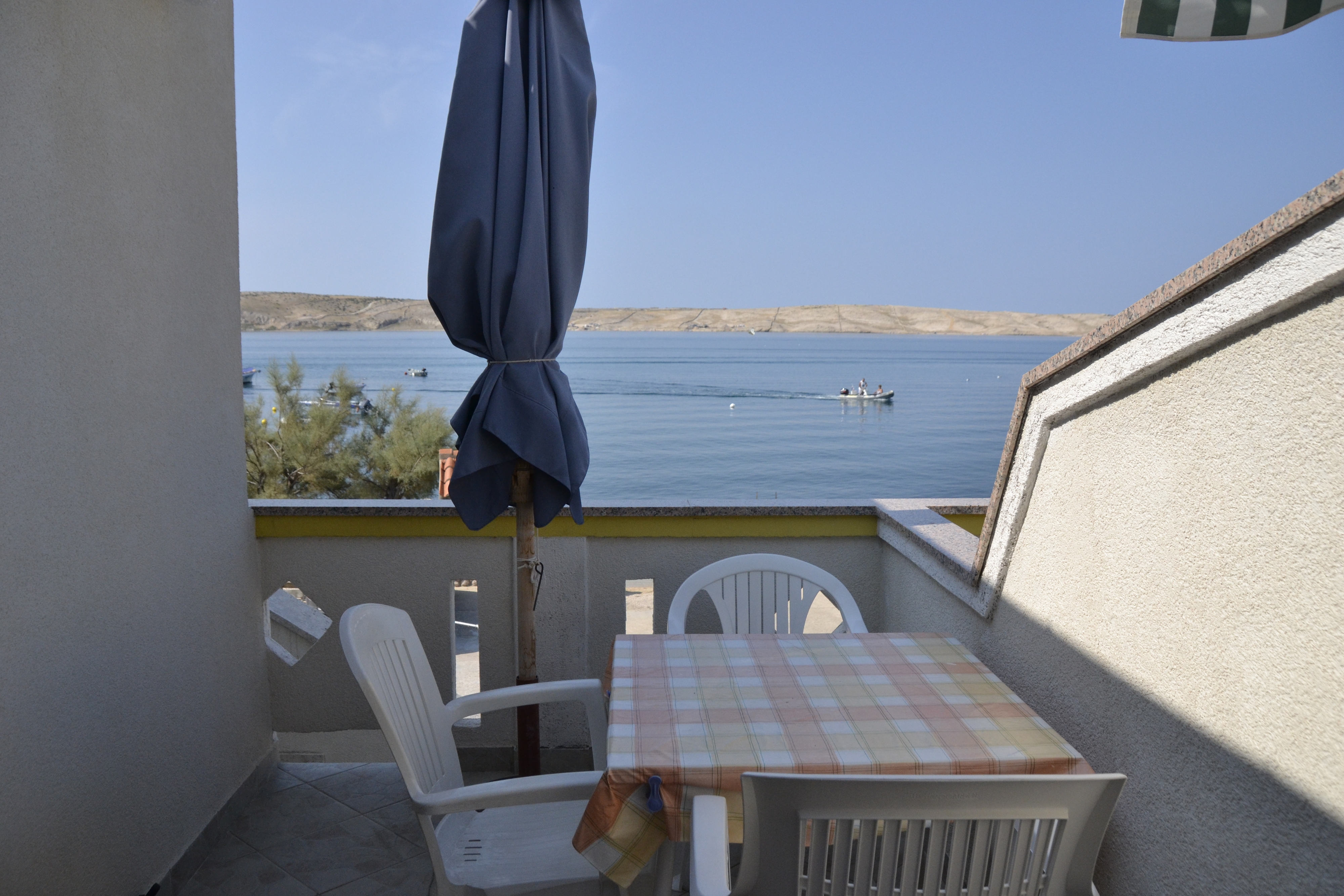 One bedroom apartment near beach Kustići, Pag (A-6335-d)