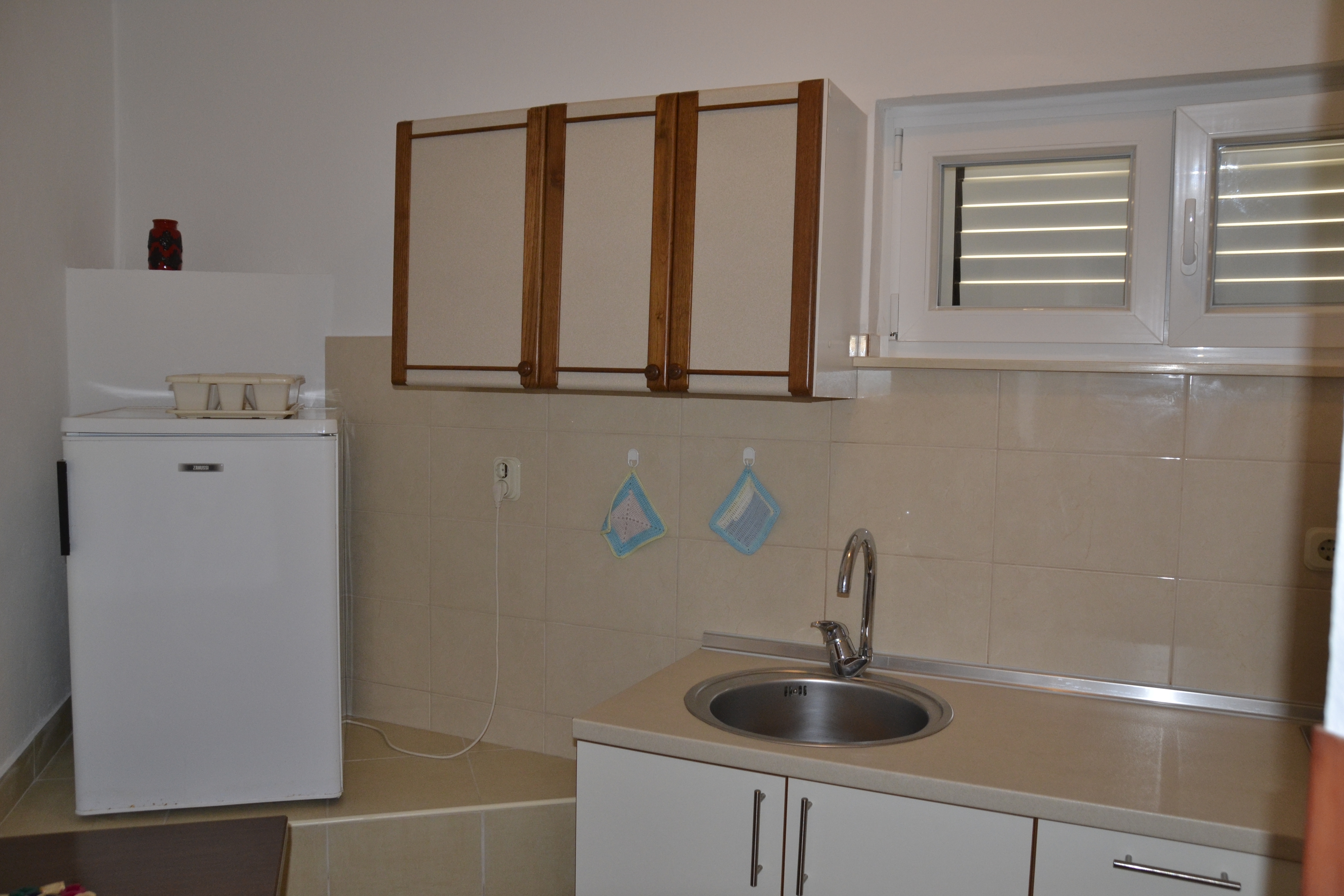 One bedroom apartment near beach Kustići, Pag (A-6335-e)