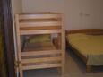 Bedroom Metajna, Bedroom in the apartment, air condition available and WiFi.