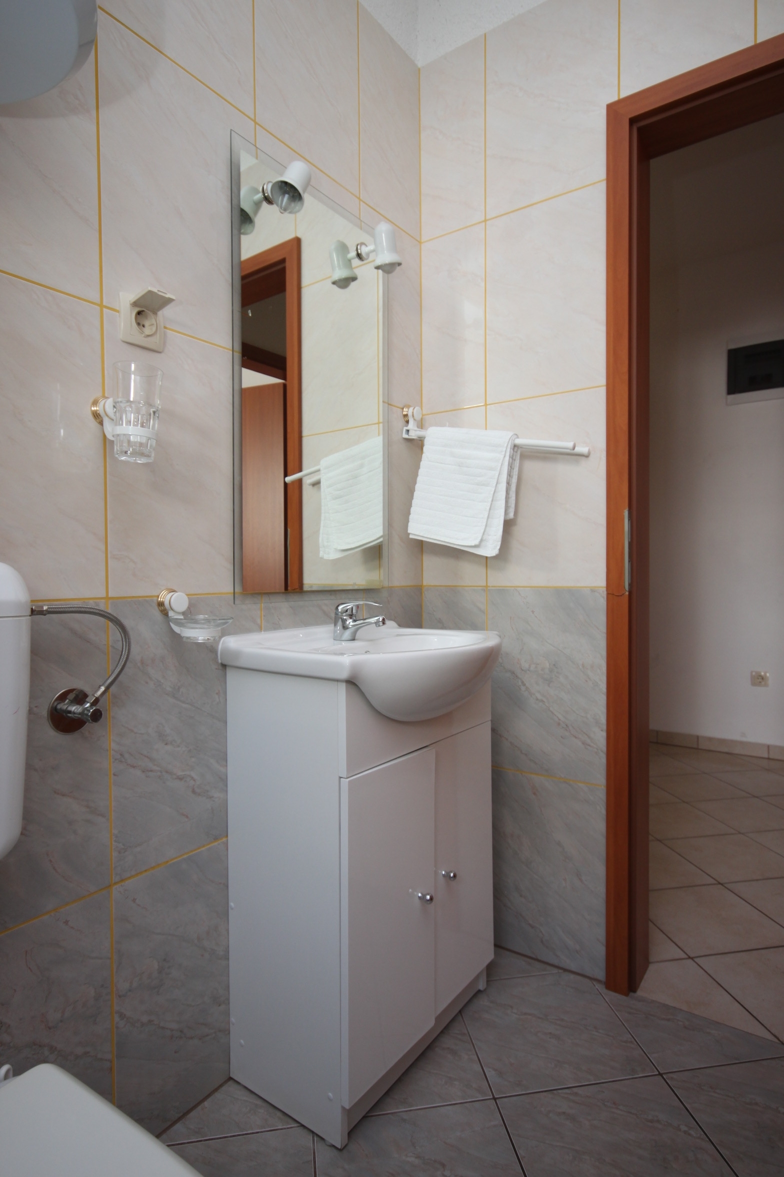 Two bedroom apartment with terrace and sea view Novalja, Pag  A-a