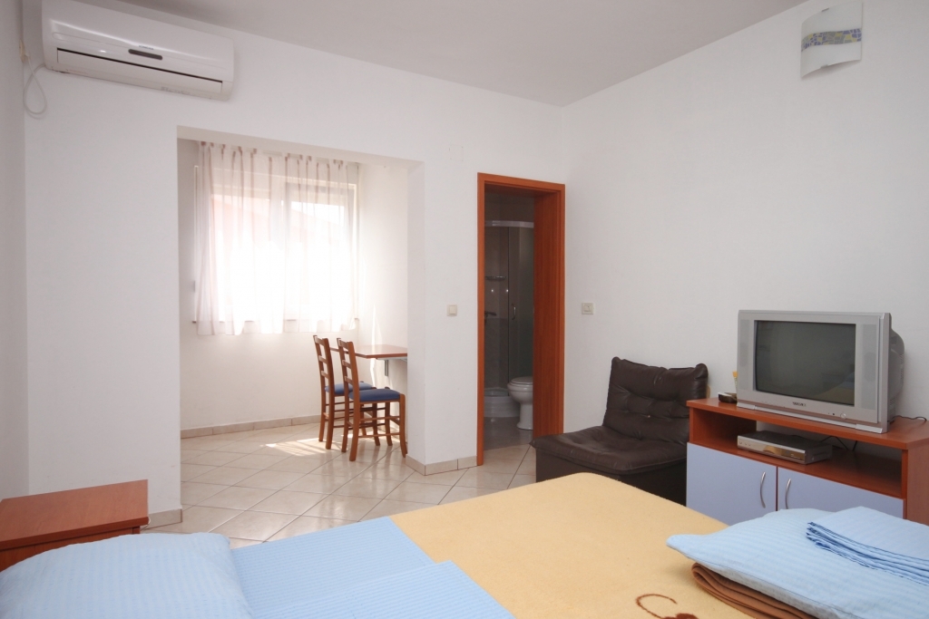 One bedroom apartment with balcony and sea view Novalja, Pag (A-6341-d) One bedroom apartment with balcony and sea view Novalja, Pag (A-6341-d)