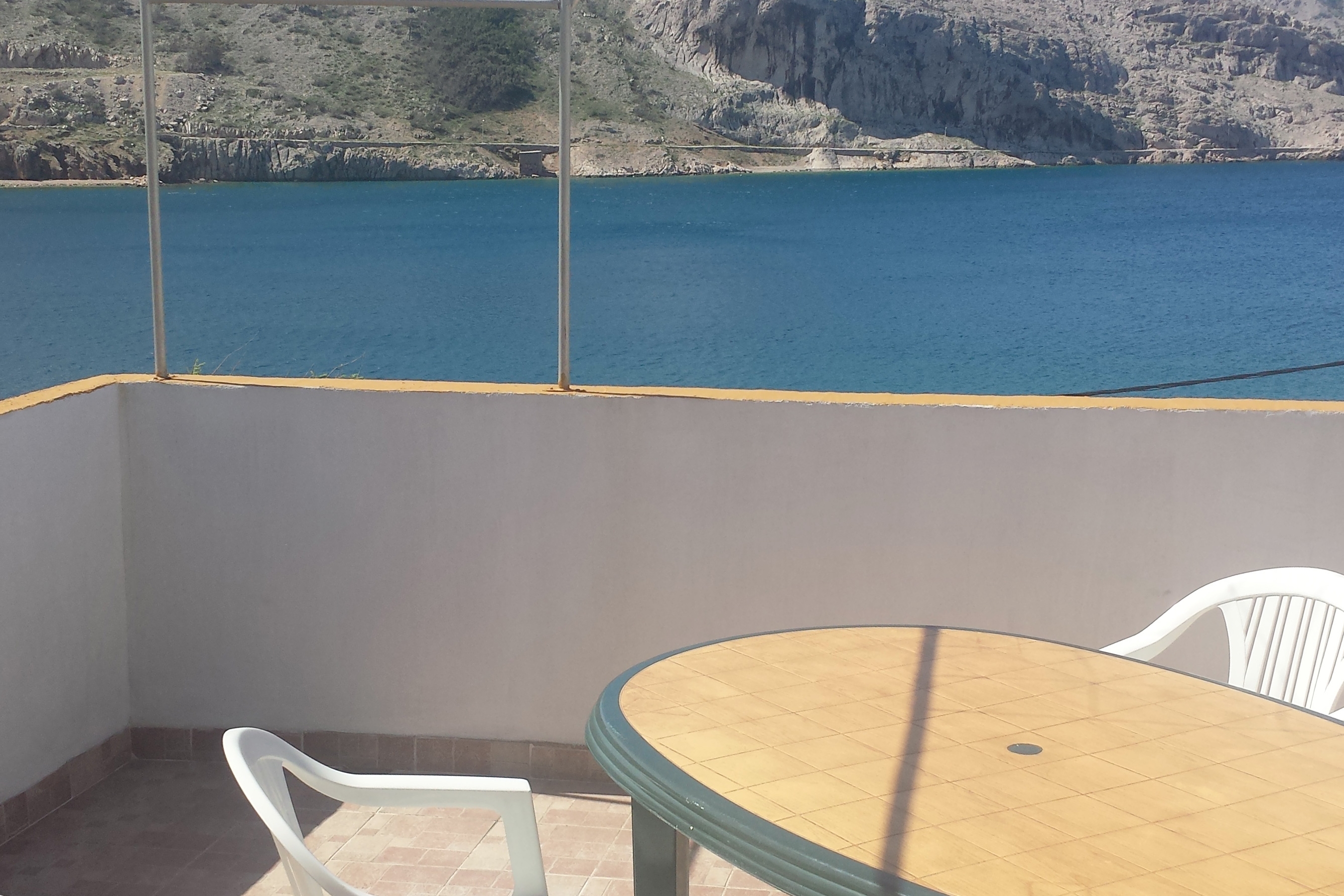 Two bedroom apartment near beach Metajna, Pag  A-a