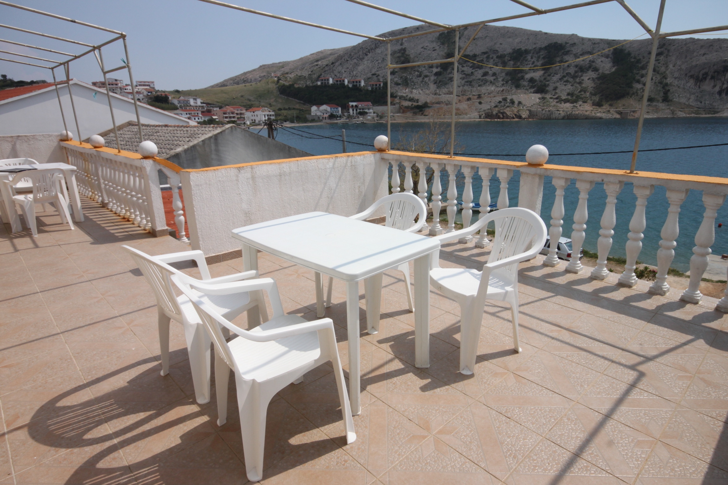 Two bedroom apartment near beach Metajna (Pag) (A-6352-b) Two bedroom apartment near beach Metajna (Pag) (A-6352-b)