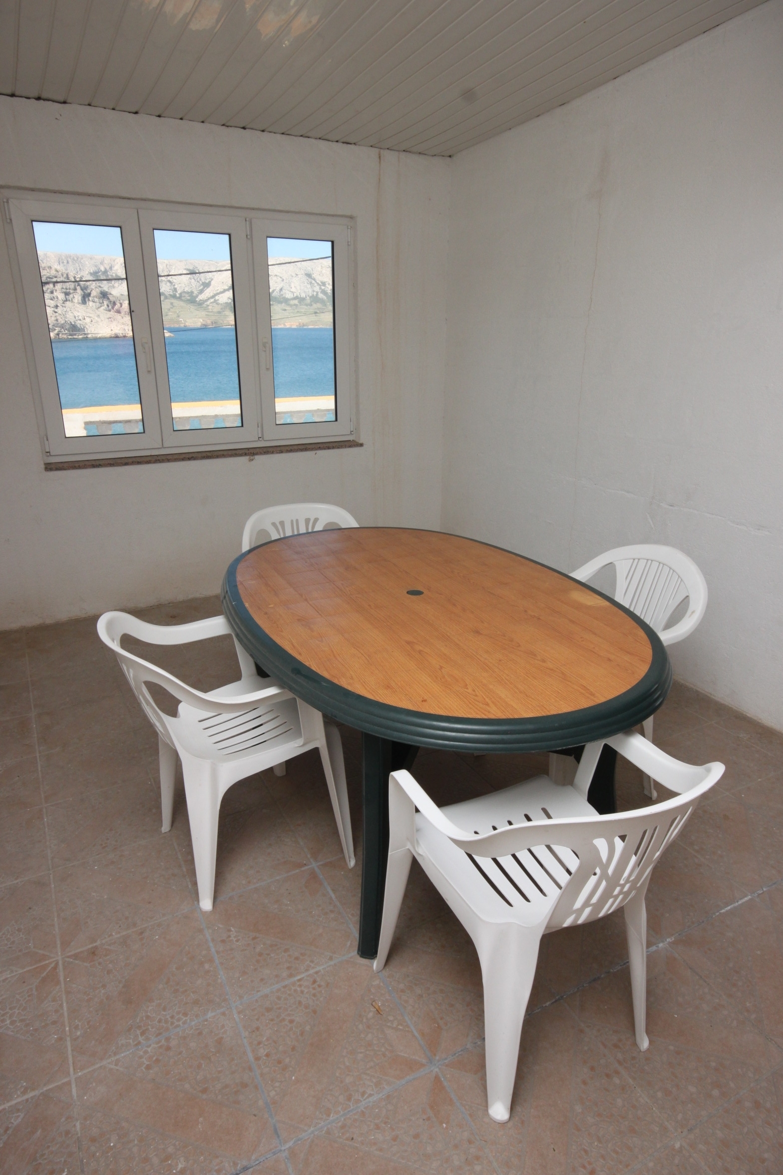 Two bedroom apartment near beach Metajna, Pag  A-c
