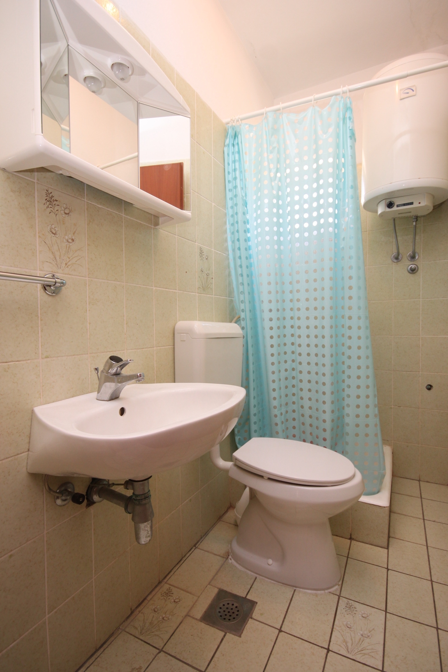 Two bedroom apartment near beach Metajna, Pag  A-d