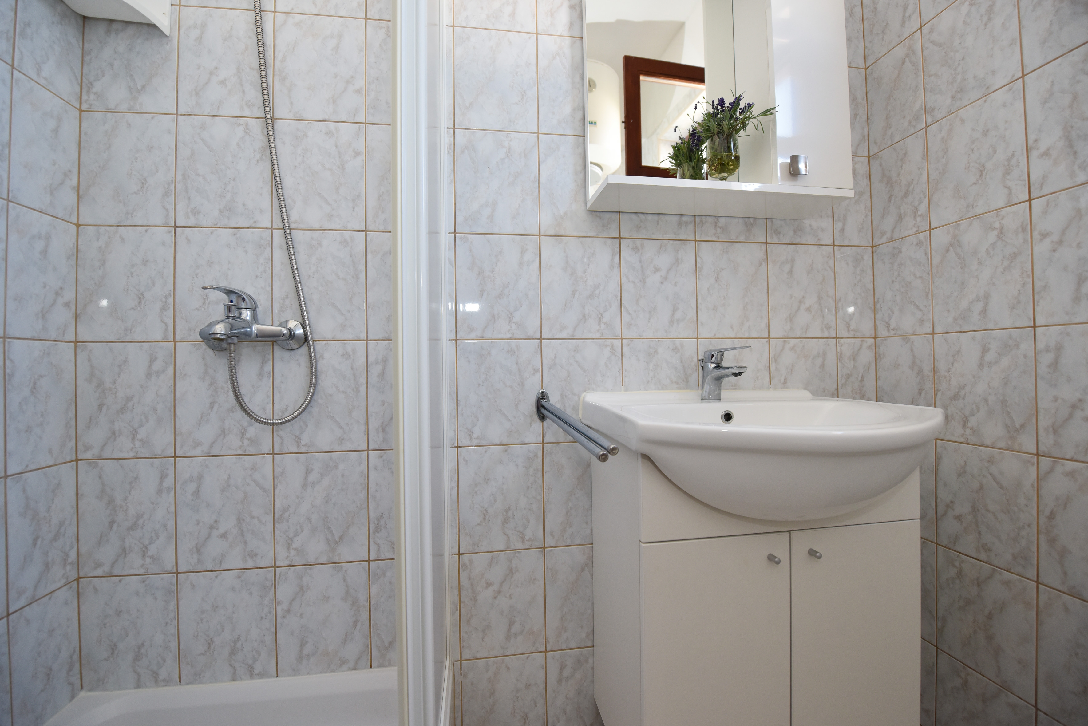 Two bedroom apartment near beach Kustići, Pag  A-a