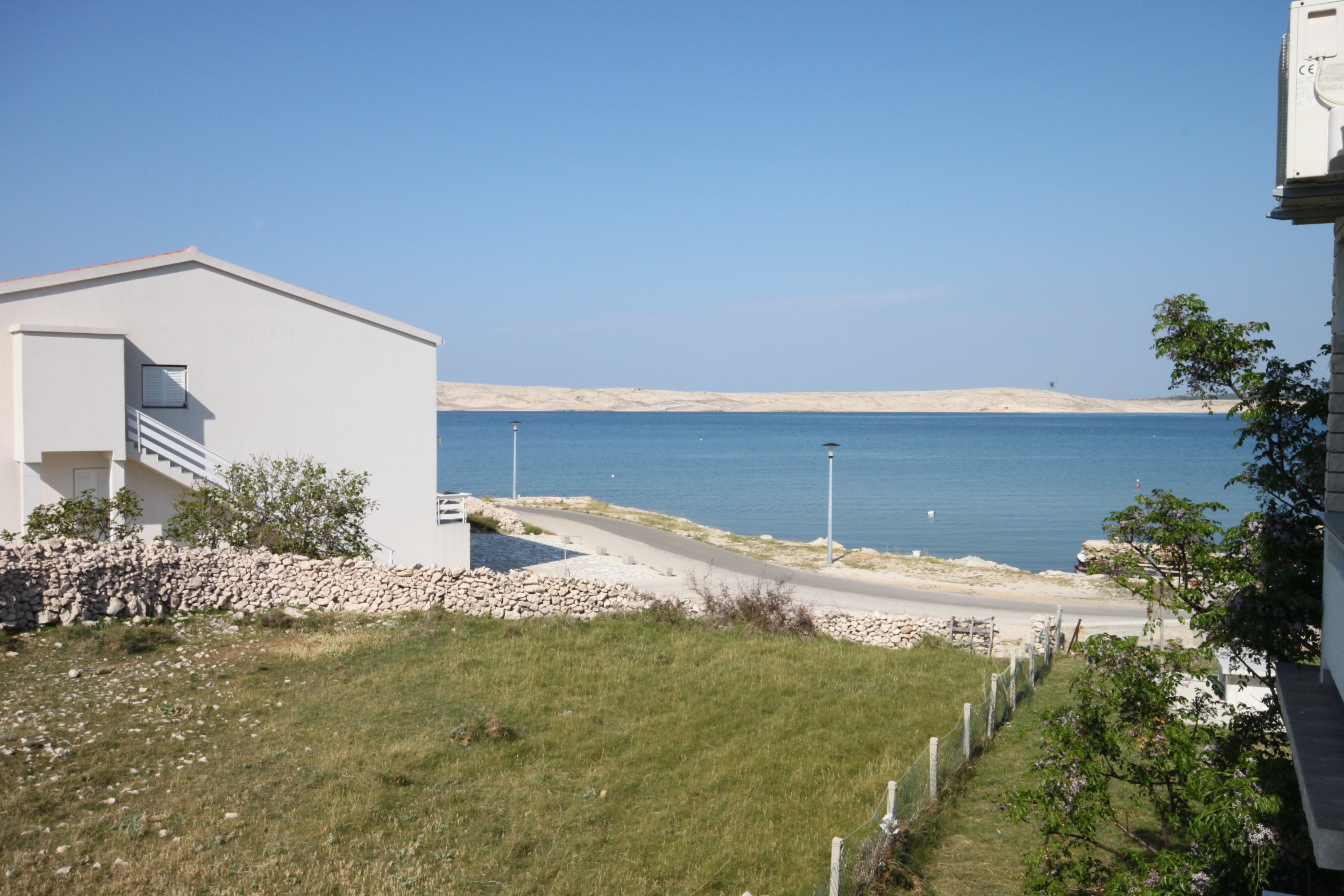 One bedroom apartment near beach Kustići, Pag  A-b