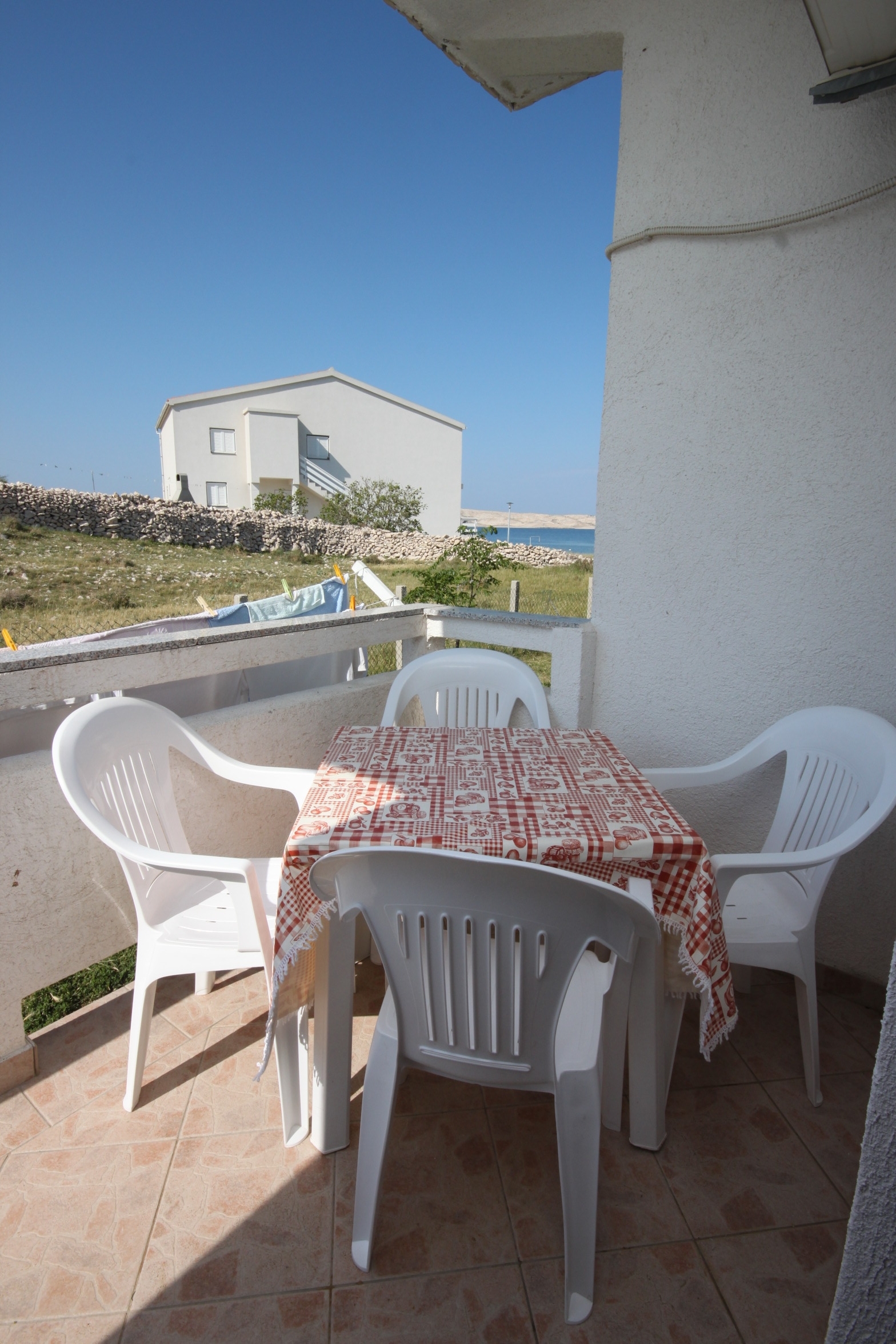 One bedroom apartment near beach Kustići, Pag  A-d