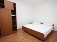 Спальня 2 Kustići, Спальня 2 в размещении типа apartment, WiFi.