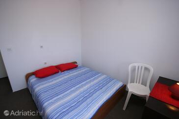 Bedroom Povljana, Bedroom in the room, dopusteni kucni ljubimci.
