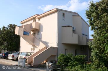 Property Mandre, Pag, Property 6371 - Apartments near sea with pebble beach.