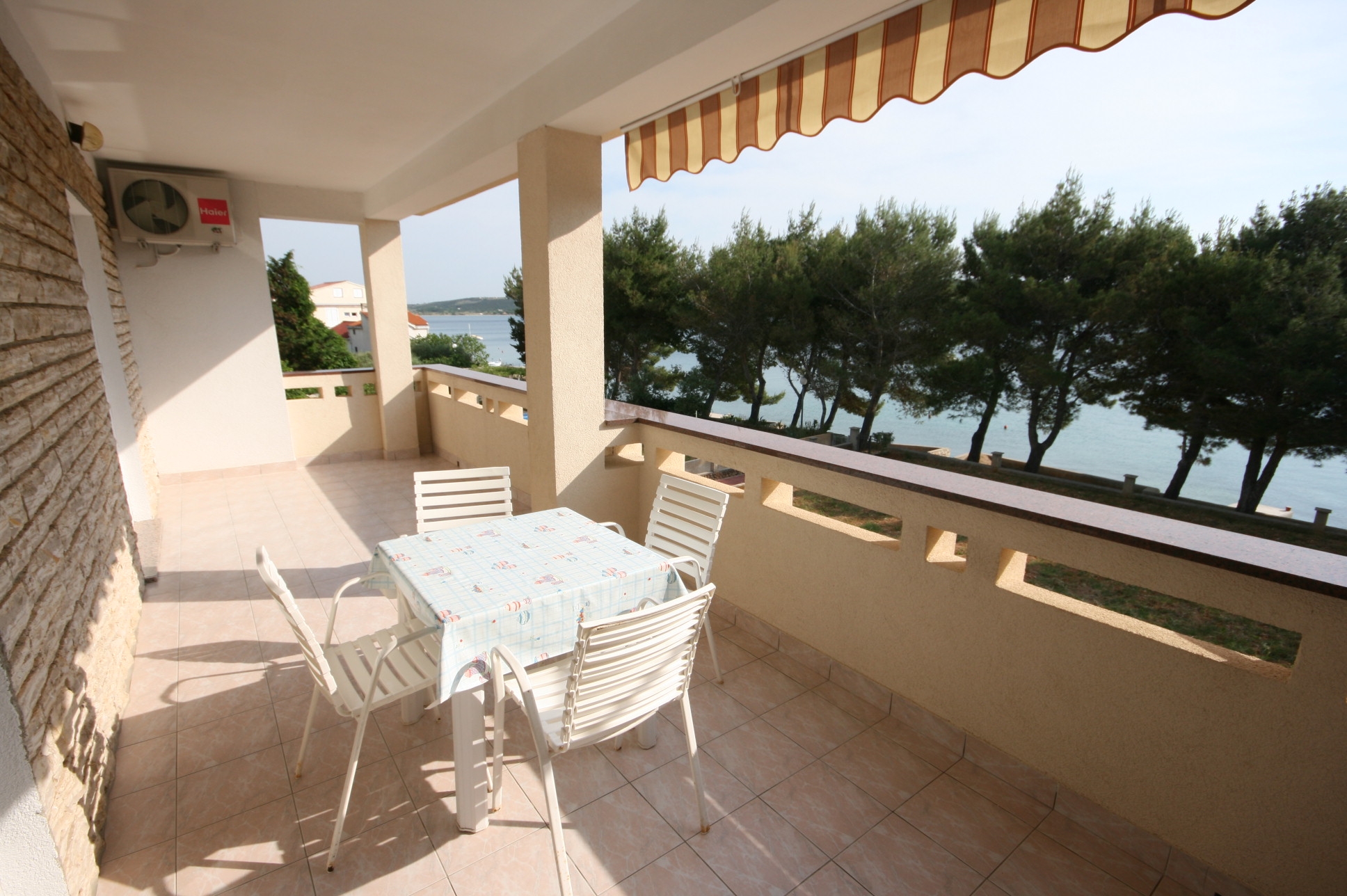 One bedroom apartment near beach Stara Novalja (Pag) (A-6375-a) One bedroom apartment near beach Stara Novalja (Pag) (A-6375-a)