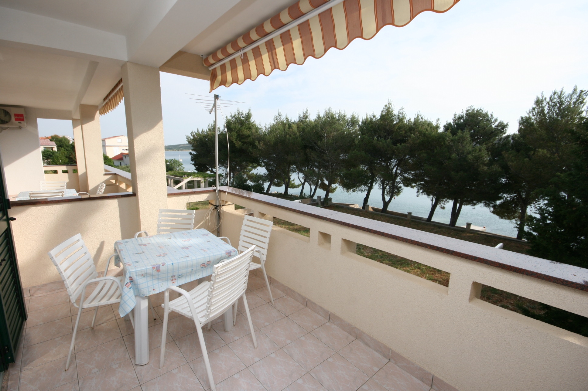 One bedroom apartment near beach Stara Novalja (Pag) (A-6375-c) One bedroom apartment near beach Stara Novalja (Pag) (A-6375-c)