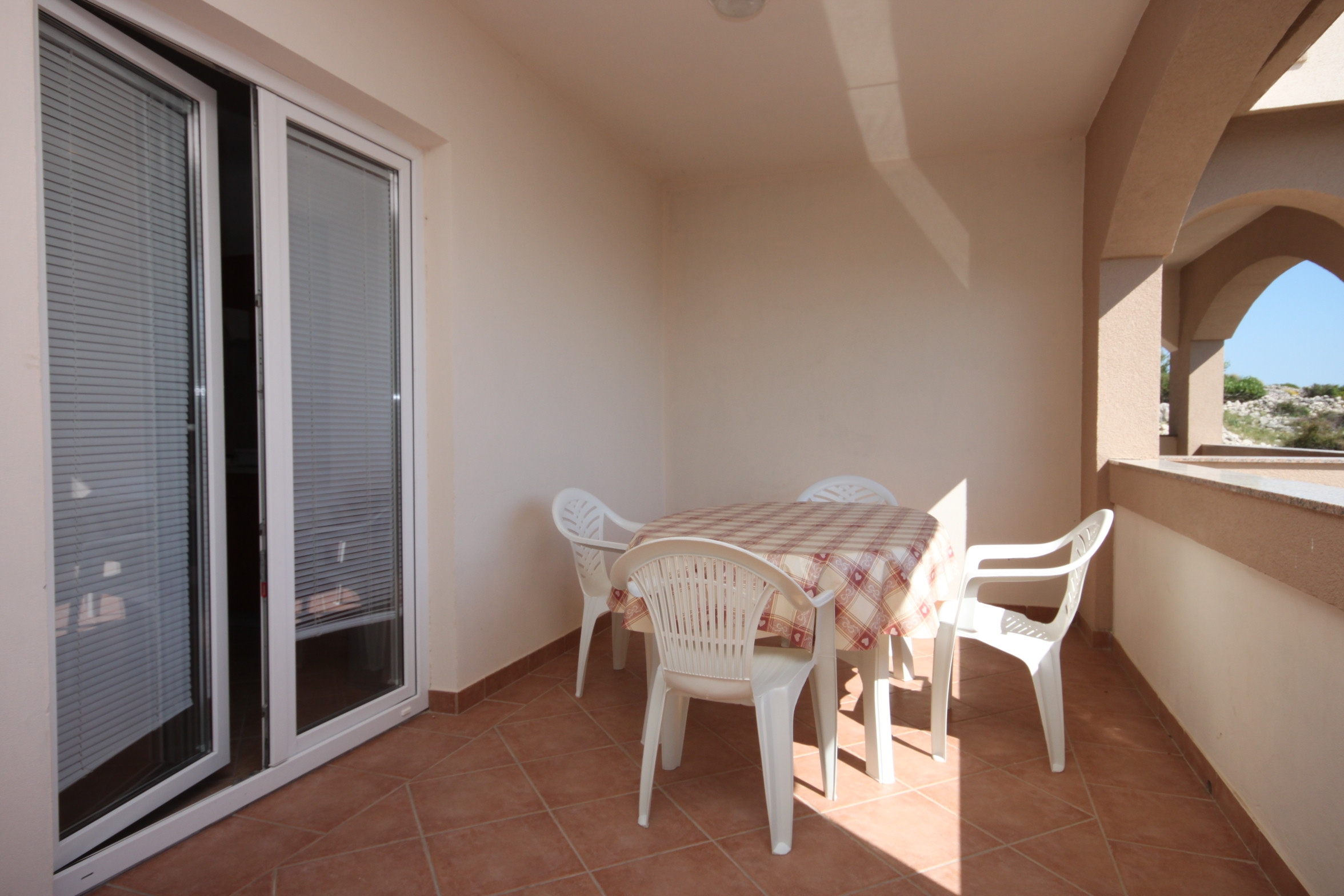 One bedroom apartment near beach Kustići, Pag  A-a