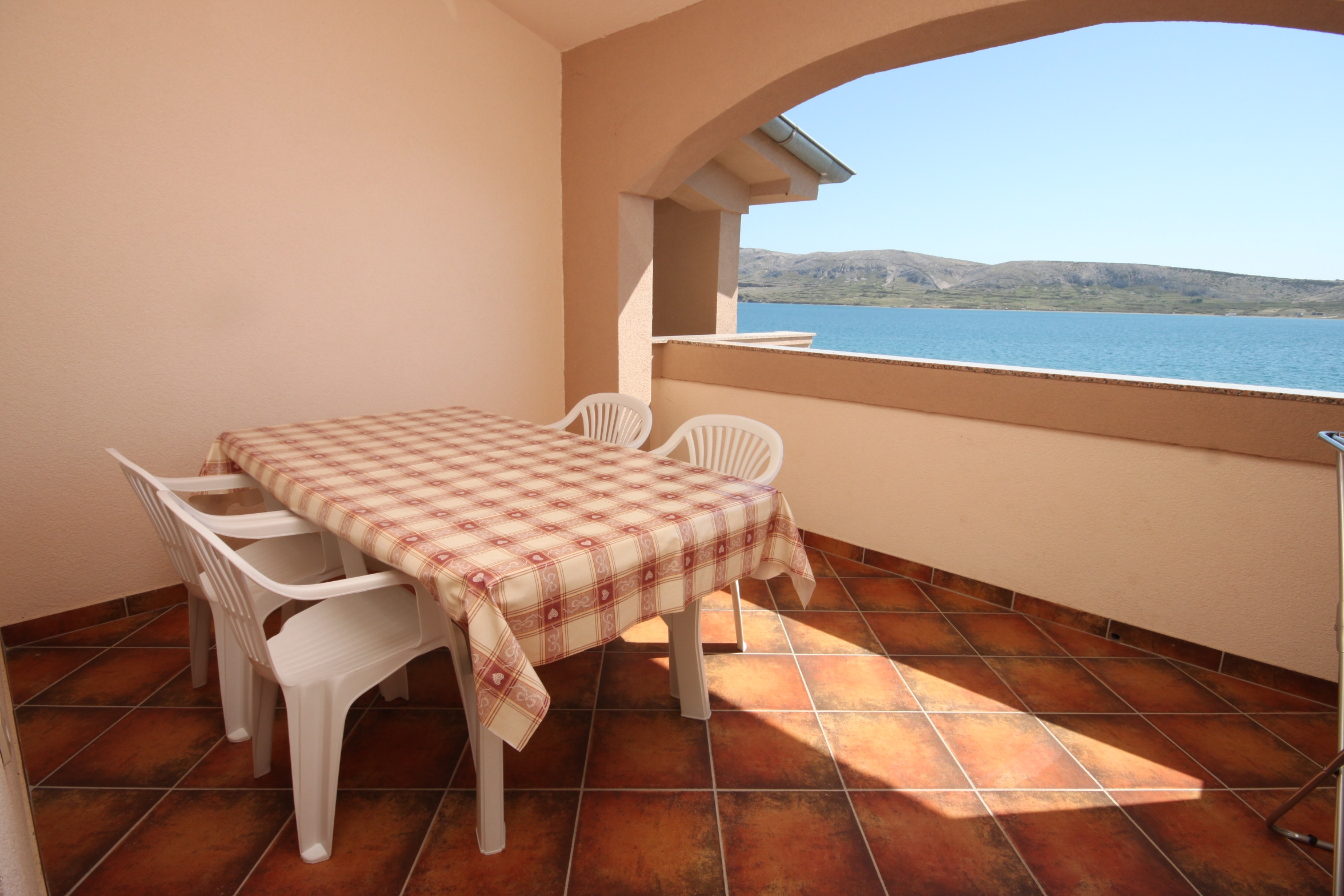 One bedroom apartment near beach Kustići, Pag (A-6376-b) One bedroom apartment near beach Kustići, Pag (A-6376-b)