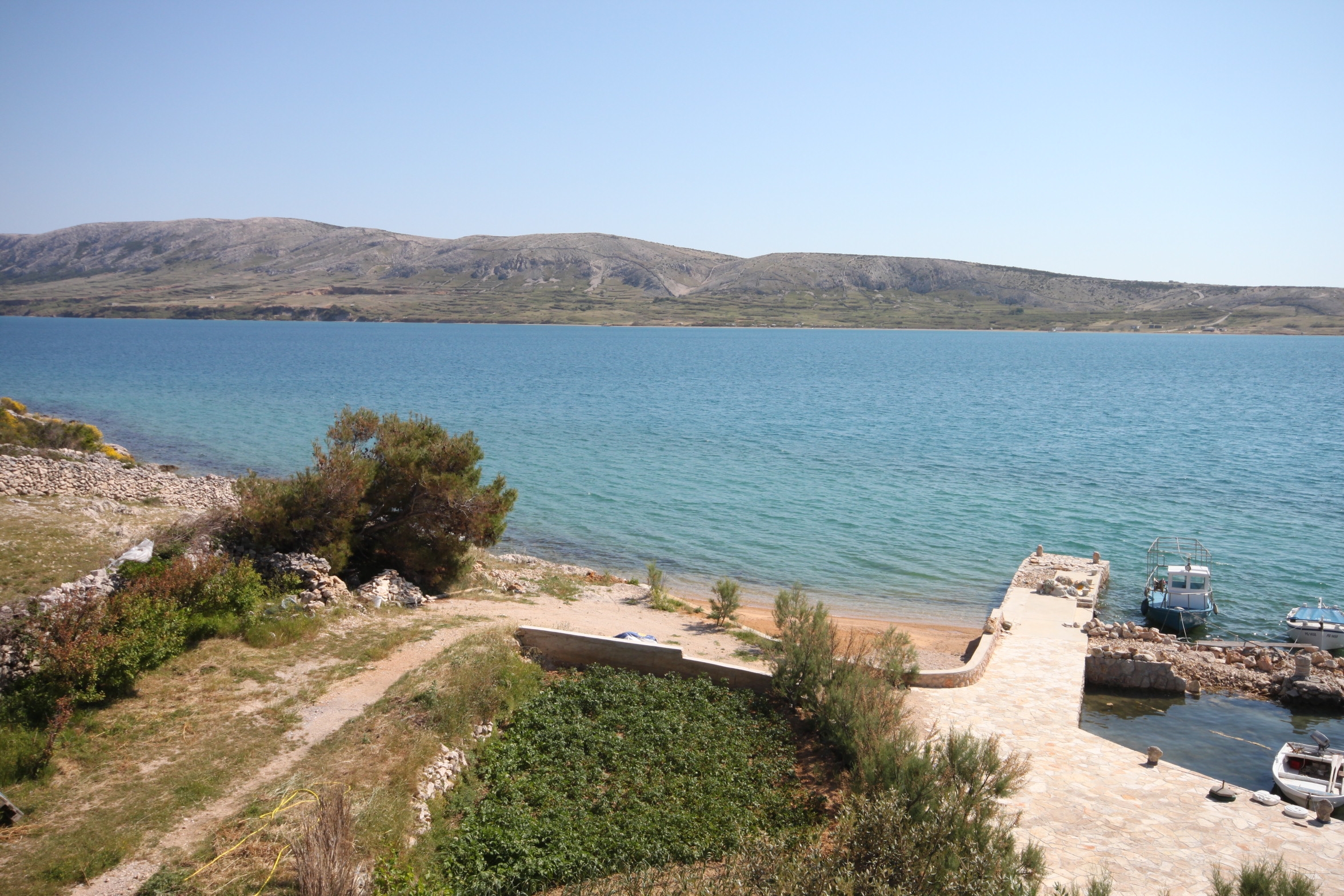 One bedroom apartment near beach Kustići, Pag  A-b