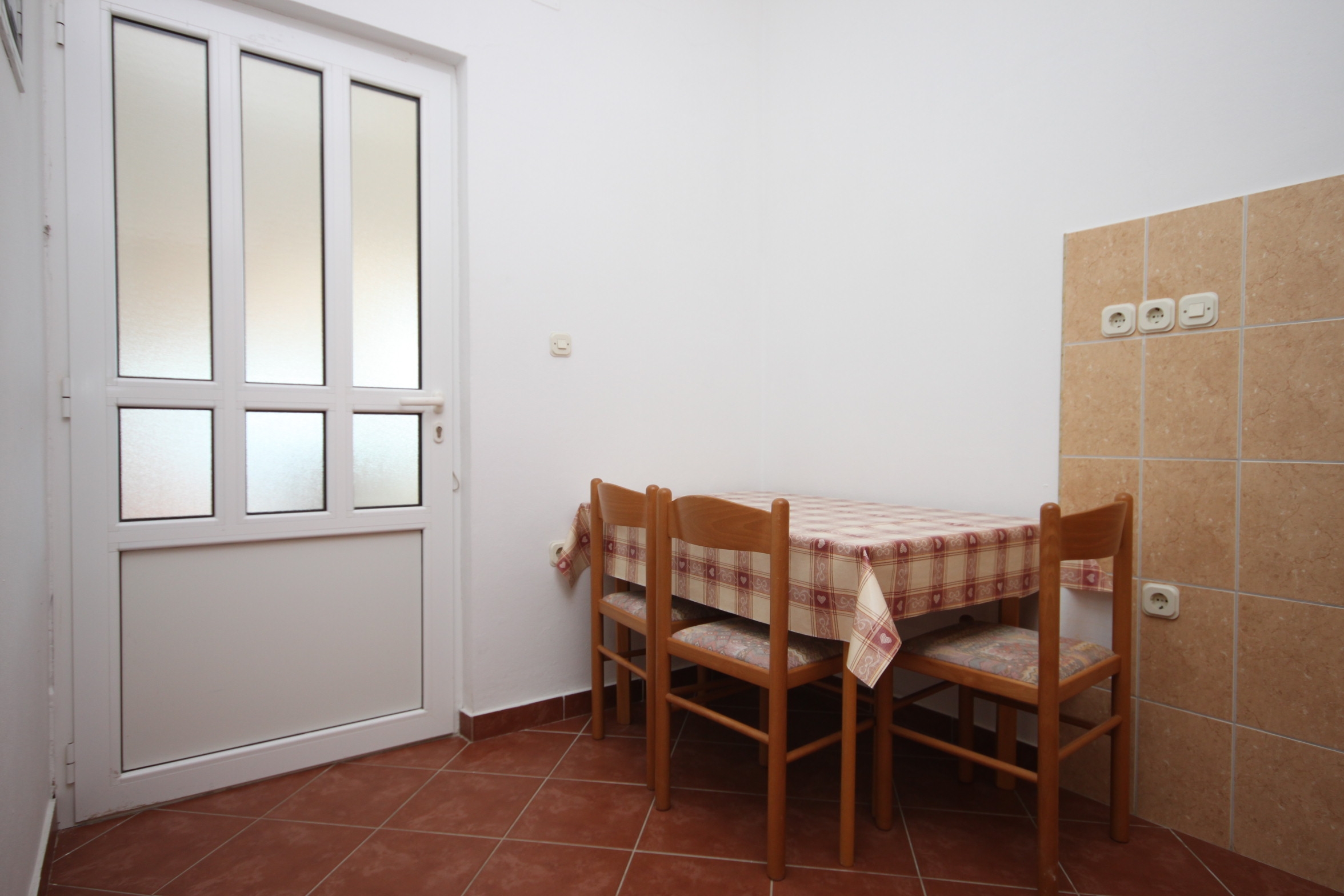One bedroom apartment near beach Kustići, Pag (A-6376-d)