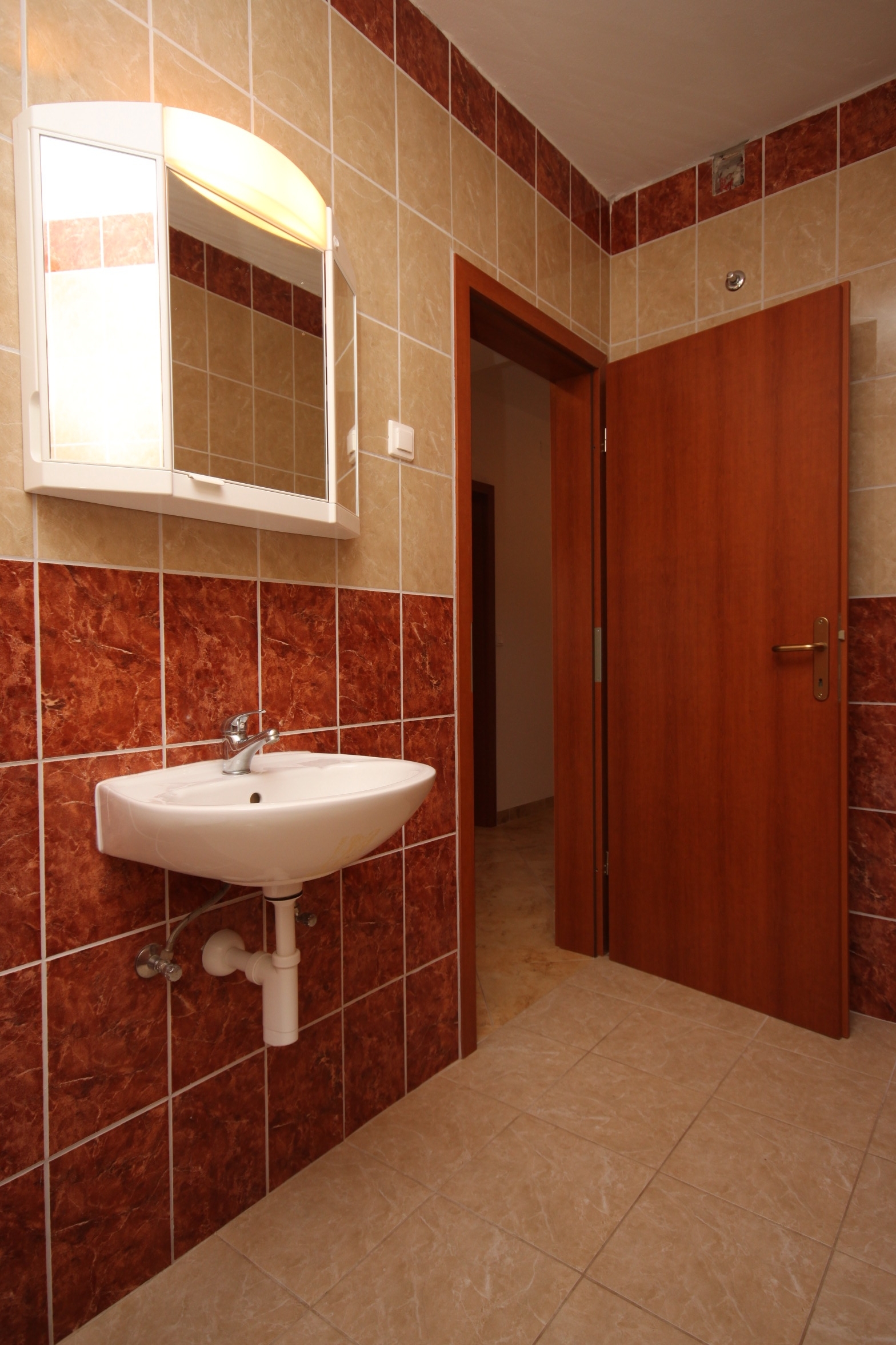 Two bedroom apartment near beach Kustići, Pag  A-e