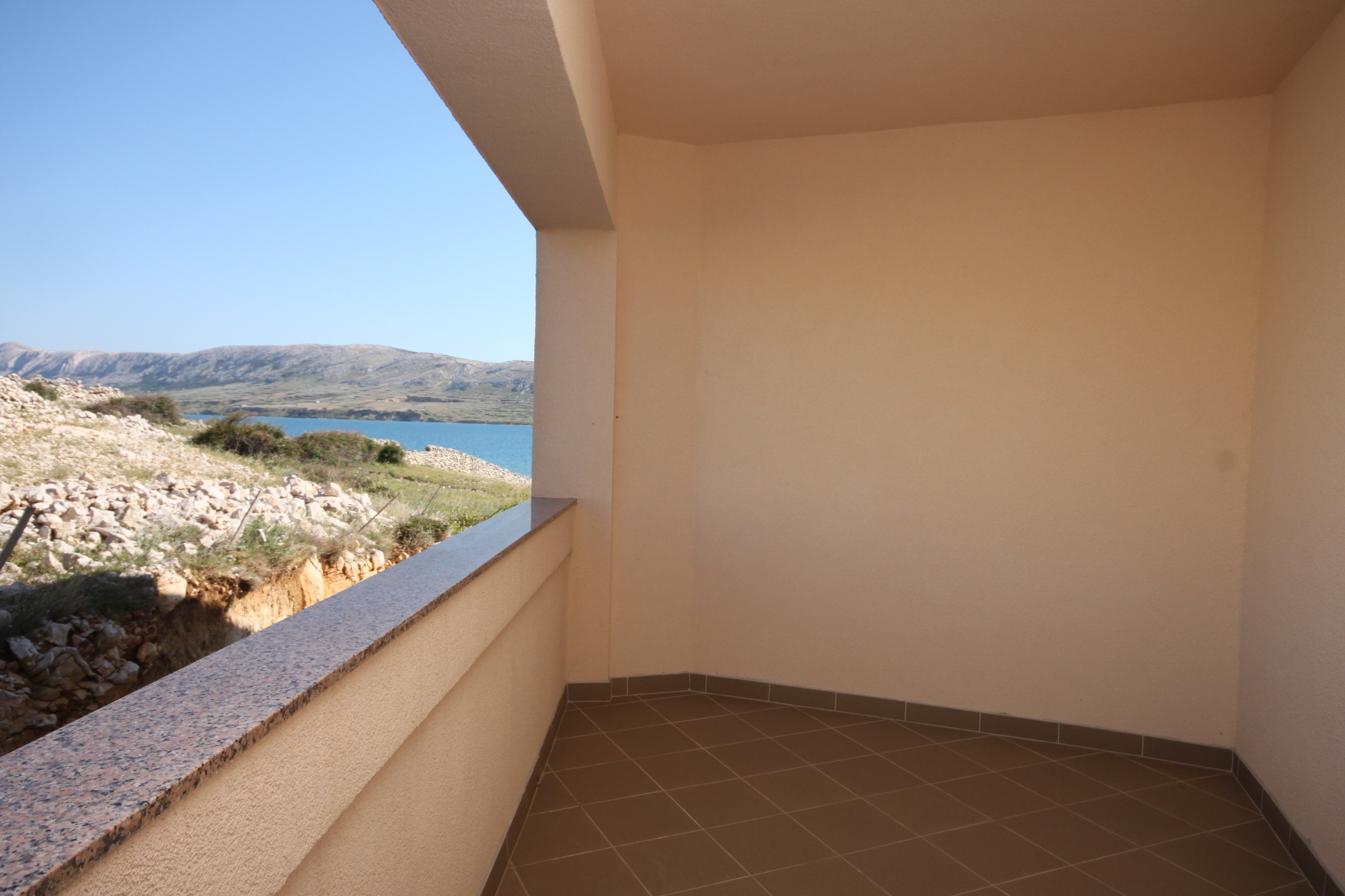 Two bedroom apartment near beach Kustići, Pag  A-e