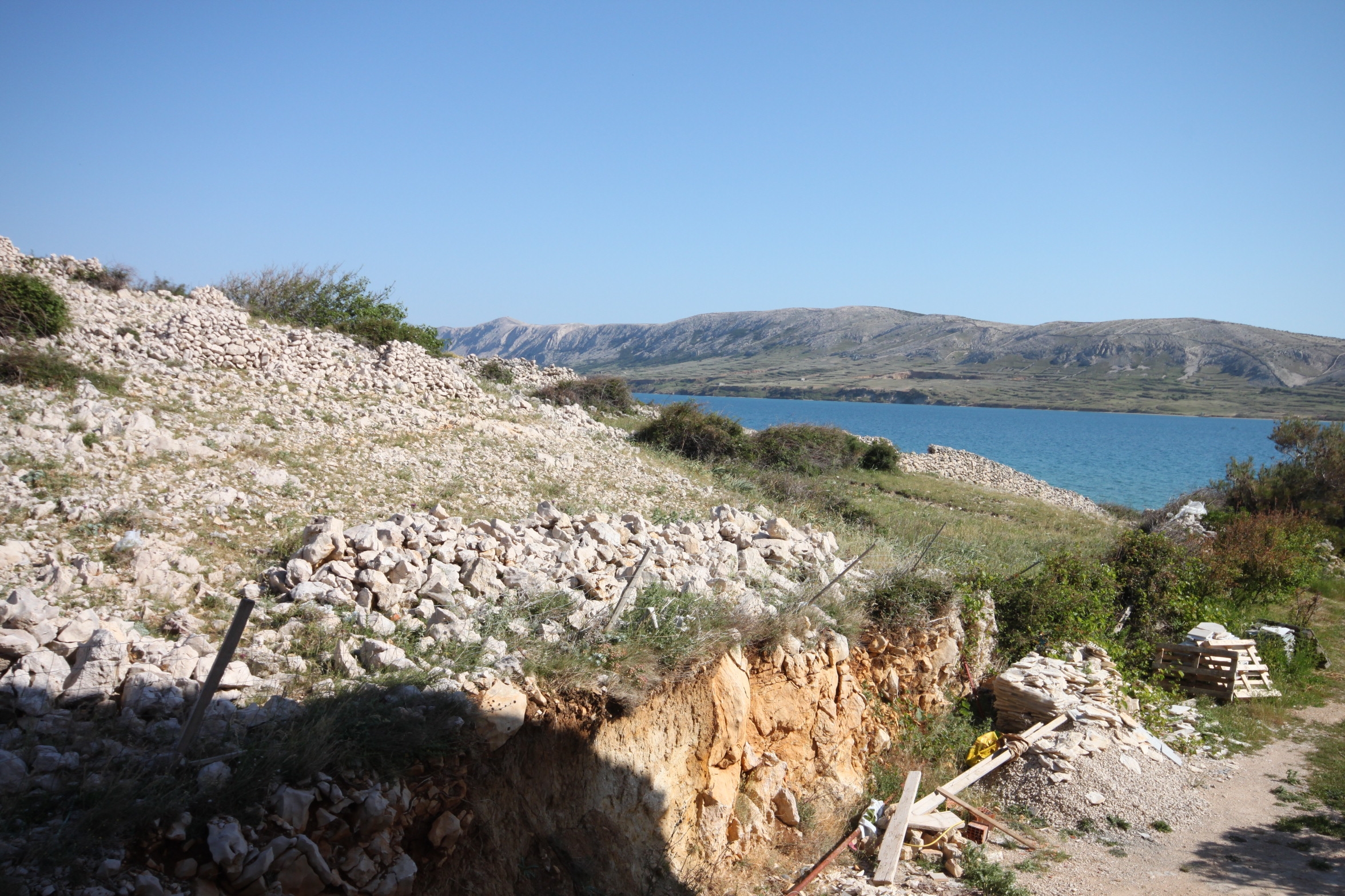 Two bedroom apartment near beach Kustići, Pag  A-e