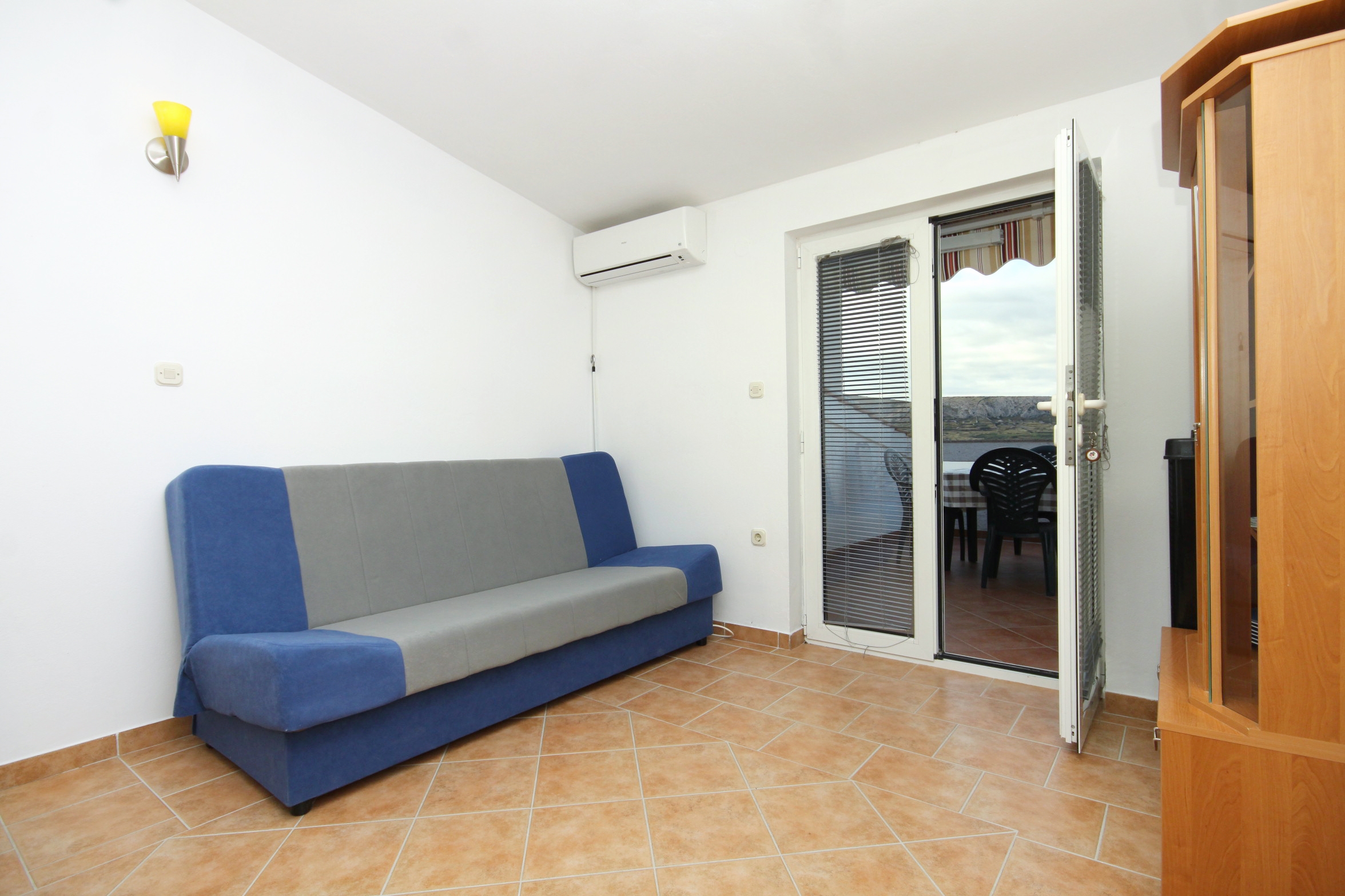 Two bedroom apartment near beach Kustići, Pag (A-6376-f)