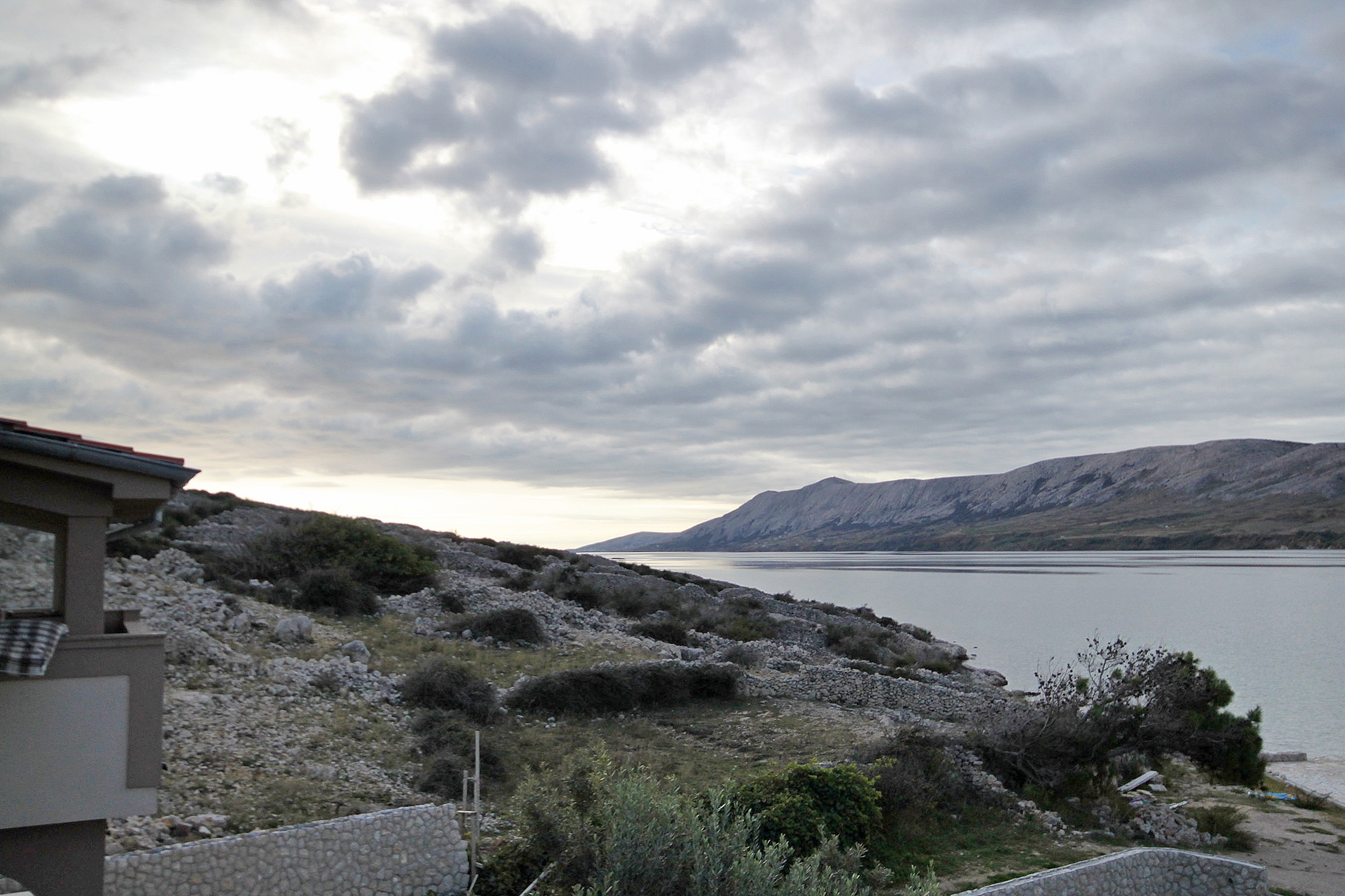 Two bedroom apartment near beach Kustići, Pag  A-f