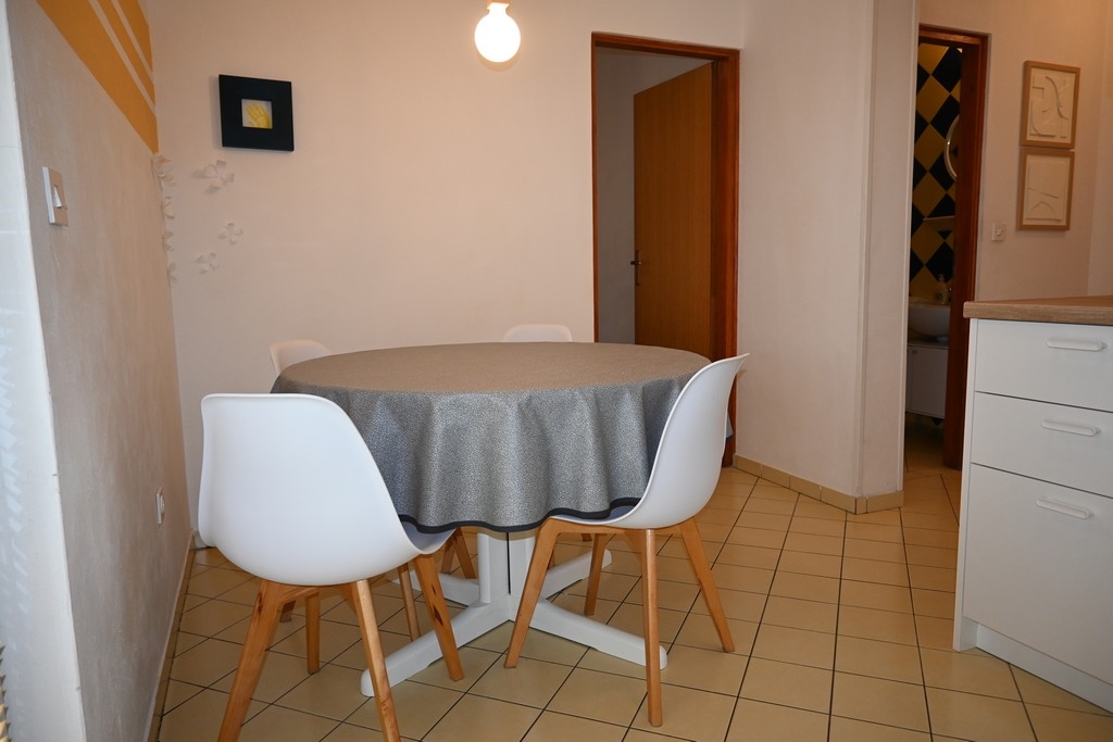 Two bedroom apartment with balcony and sea view Pag (A-6384-b)