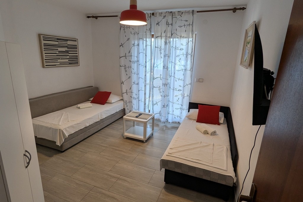 Two bedroom apartment with terrace Pag (A-6384-d)