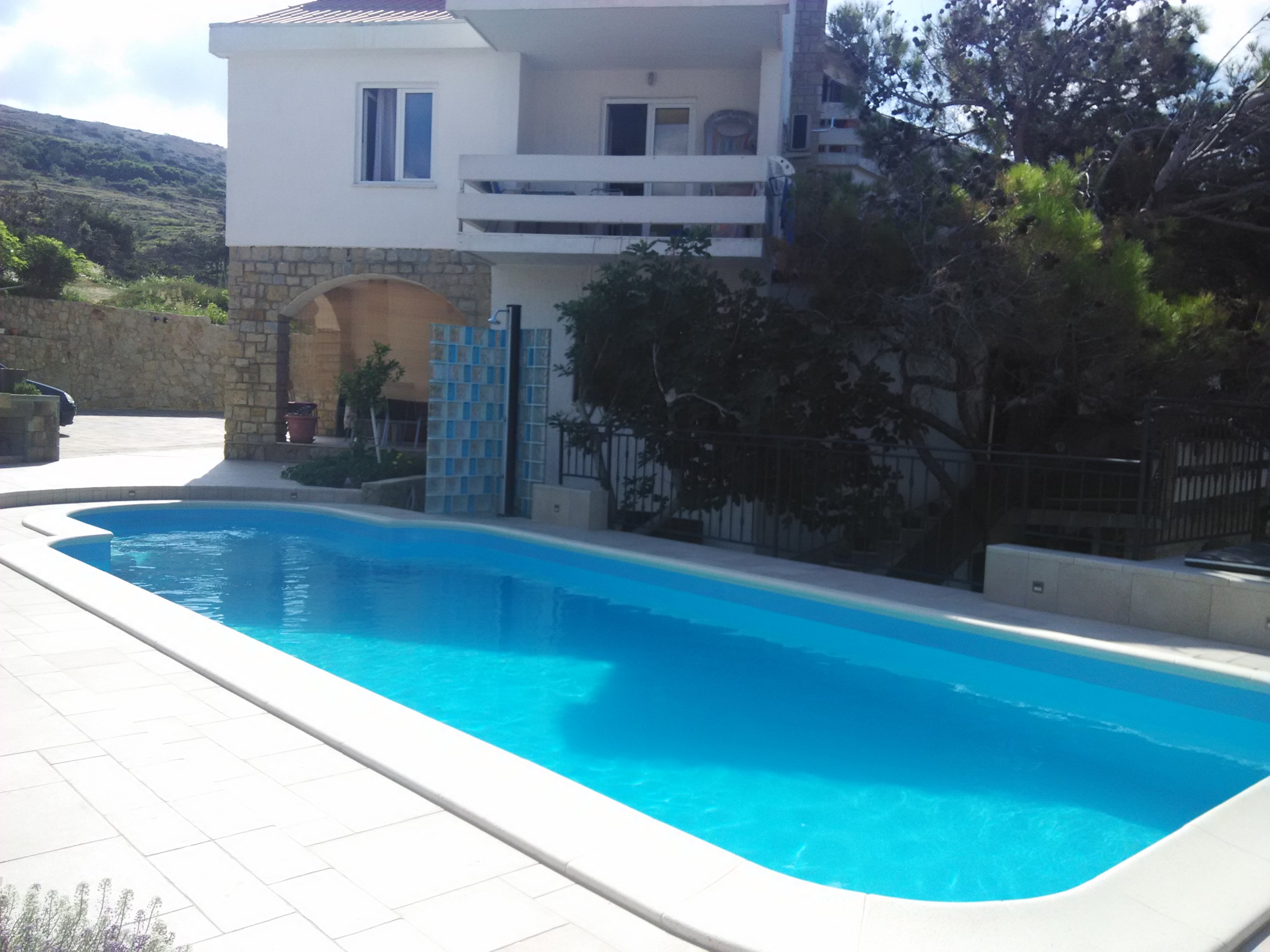 Two bedroom apartment with terrace Pag (A-6384-d)