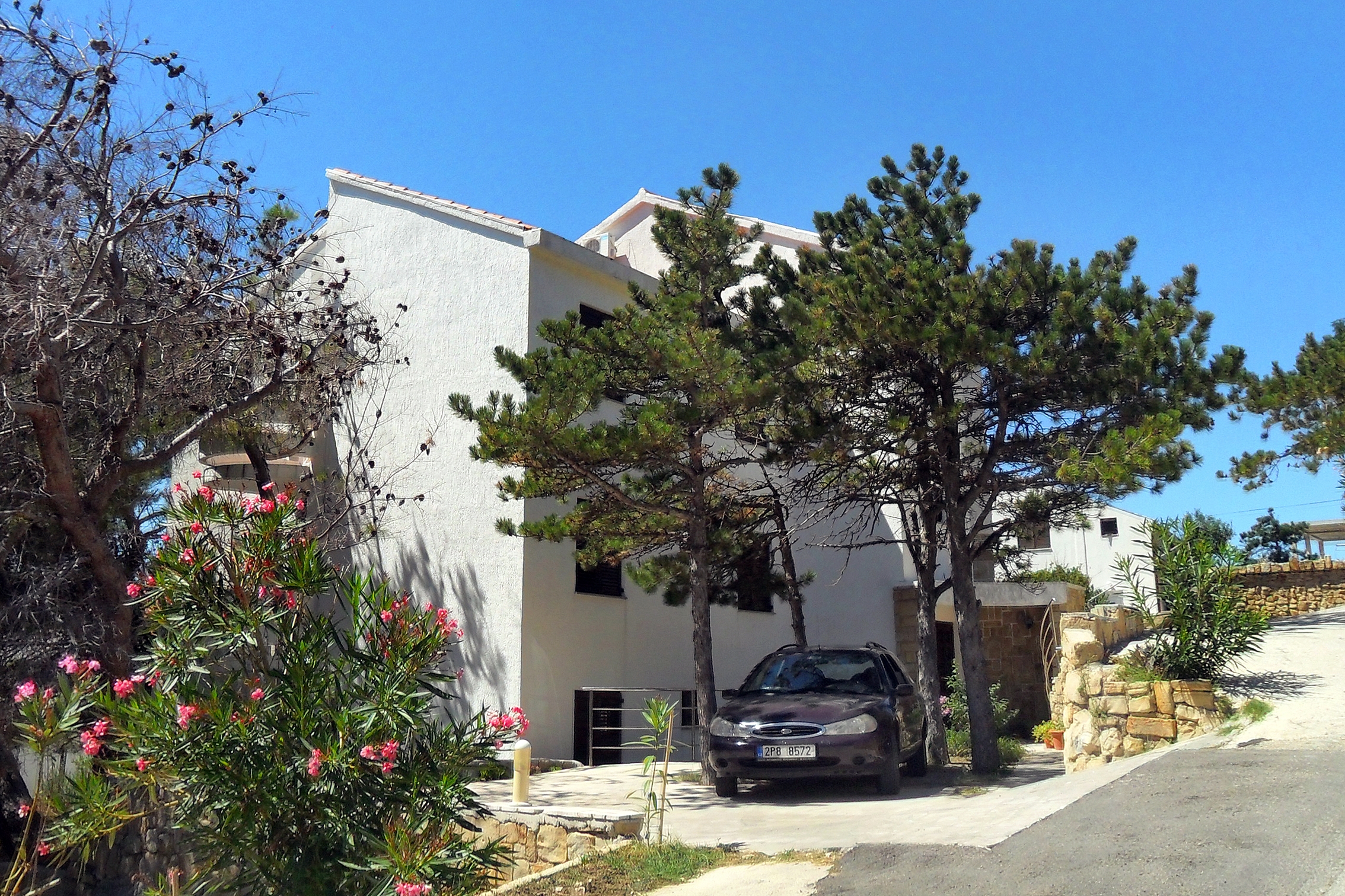 Two bedroom apartment with balcony and sea view Pag (A-6384-b)