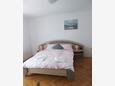 Ložnice 1 Metajna, Ložnice 1 v ubytování typu apartment, domácí mazlíčci povoleni a WiFi.