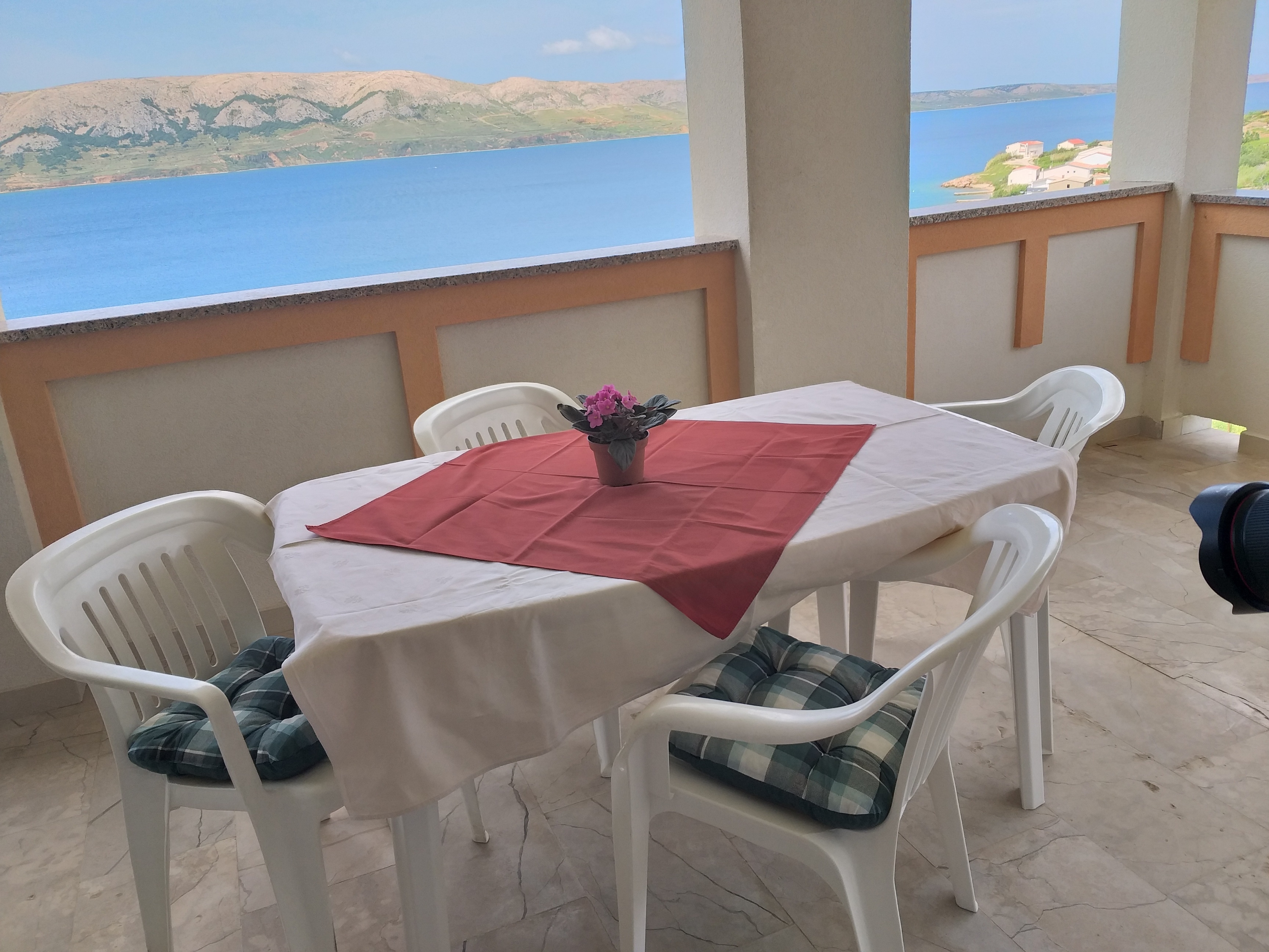 Two bedroom apartment with terrace and sea view Metajna, Pag  A-a