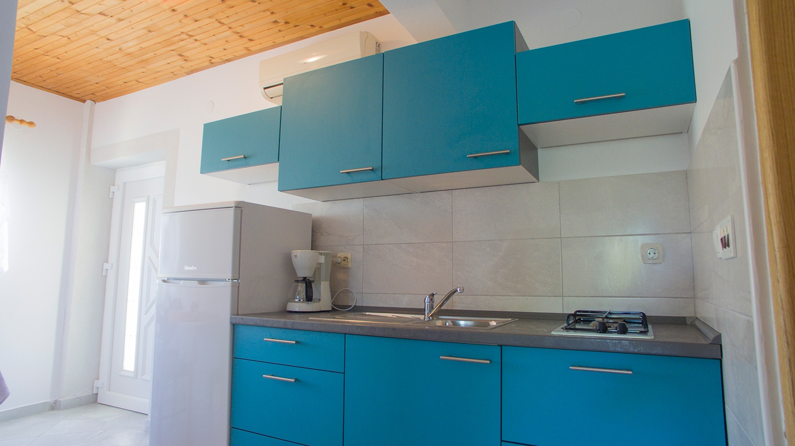 Two bedroom apartment with balcony and sea view Metajna, Pag  A-b