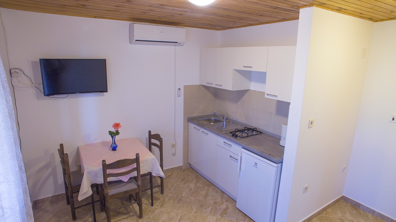 One bedroom apartment with terrace and sea view Metajna, Pag  A-c