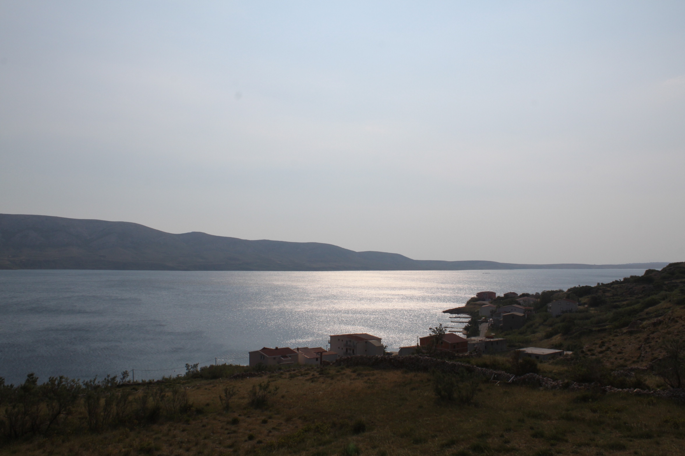 One bedroom apartment with terrace and sea view Metajna, Pag  A-c