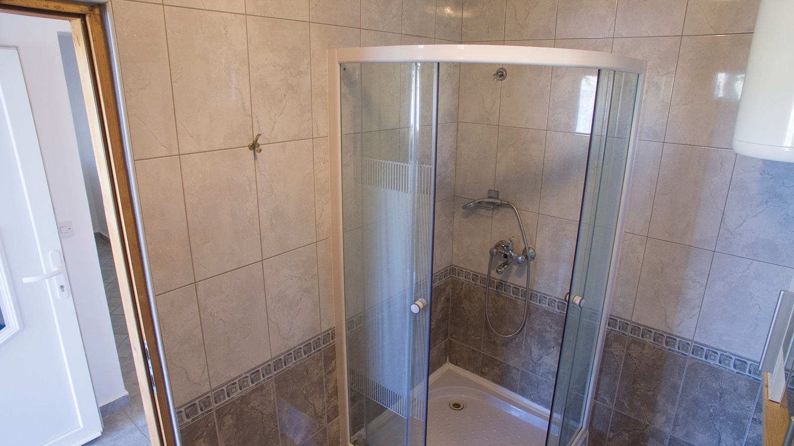 One bedroom apartment with terrace and sea view Metajna, Pag  A-d
