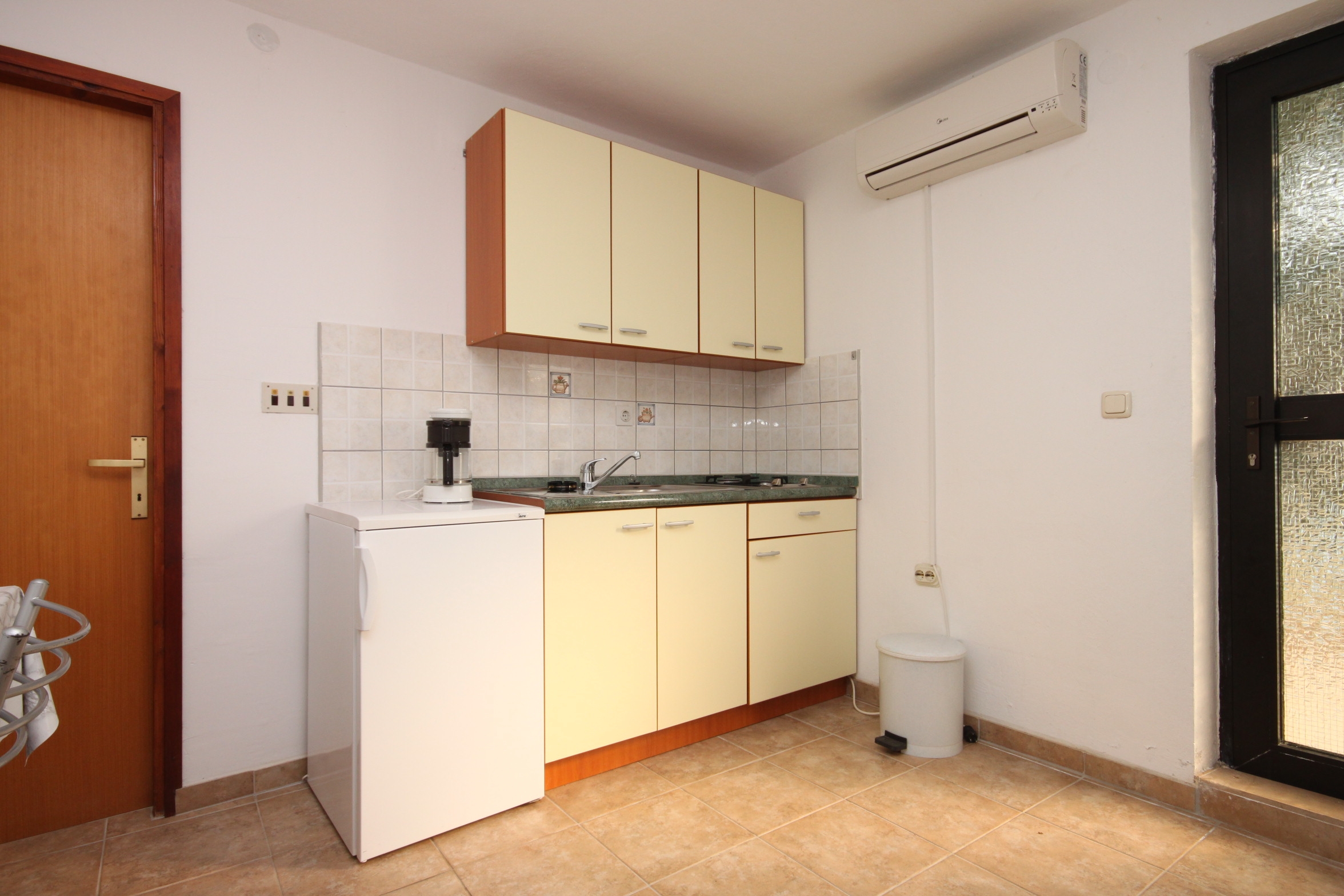One bedroom apartment with terrace and sea view Metajna, Pag  A-e