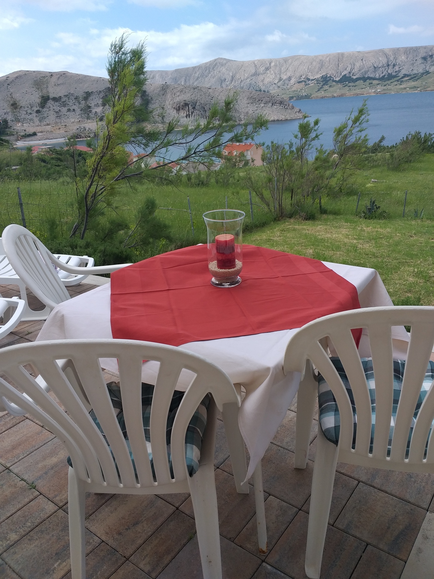 One bedroom apartment with terrace and sea view Metajna, Pag  A-e