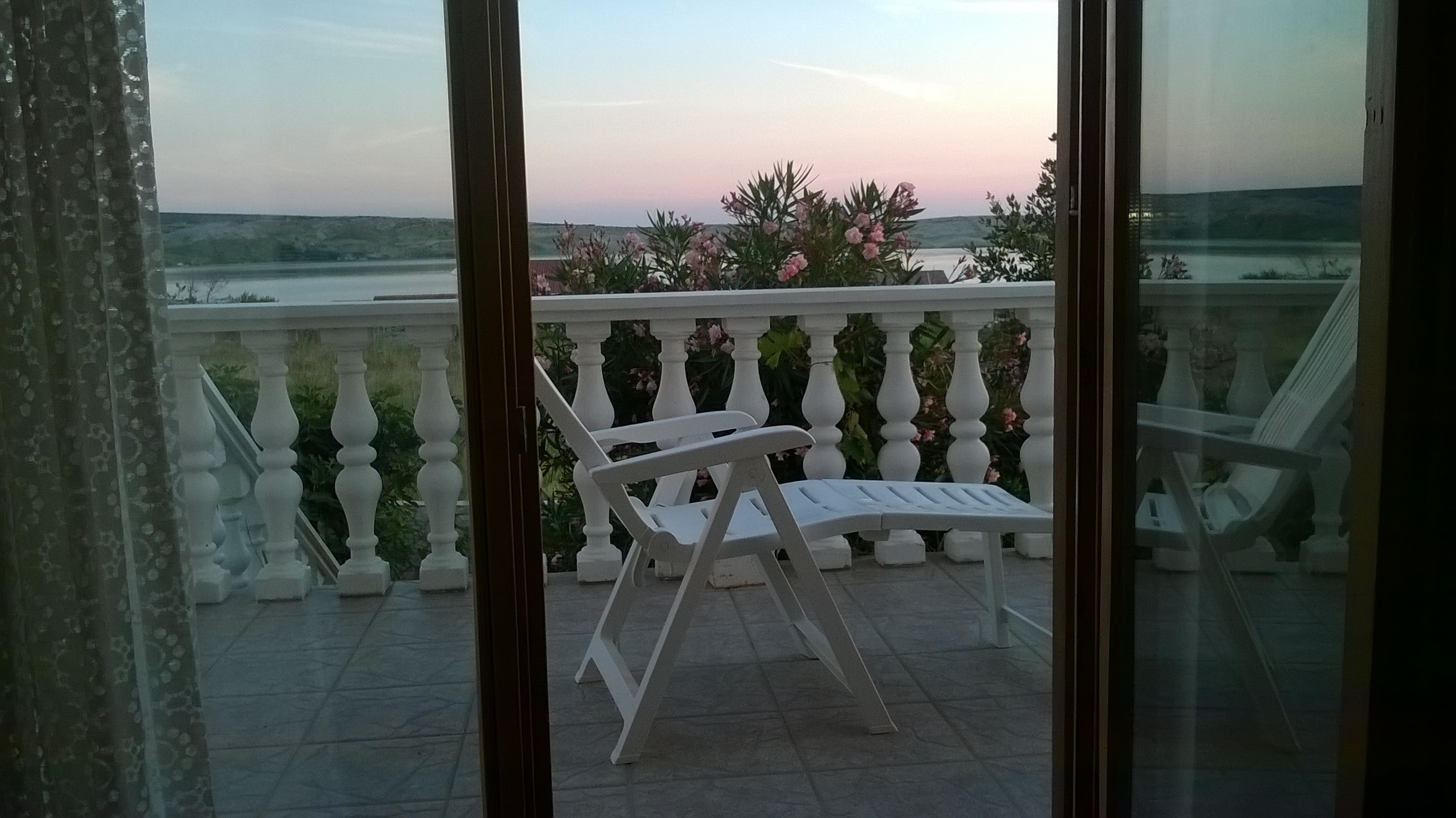 One bedroom apartment with terrace and sea view Kustići, Pag  A-b
