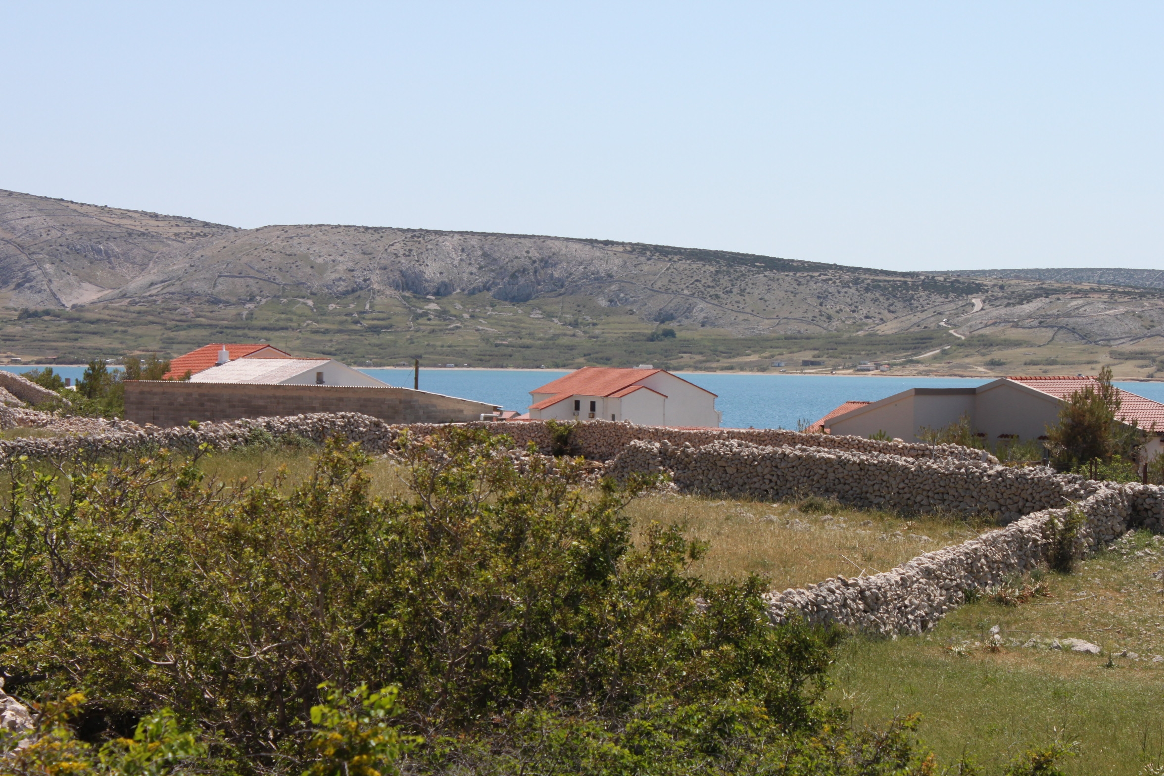 One bedroom apartment with terrace and sea view Kustići, Pag  A-b