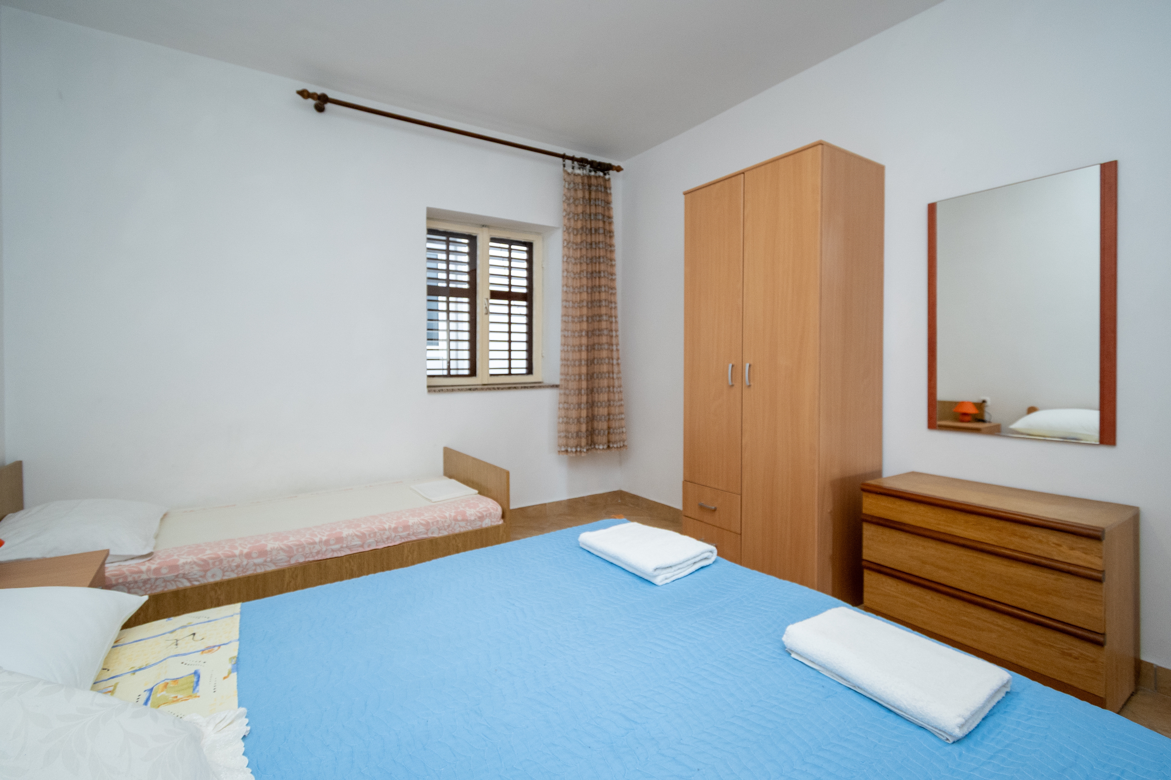 Two bedroom apartment near beach Metajna, Pag  A-a