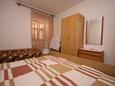 Metajna, Спальня 2 в размещении типа apartment, Домашние животные допускаются и WiFi.