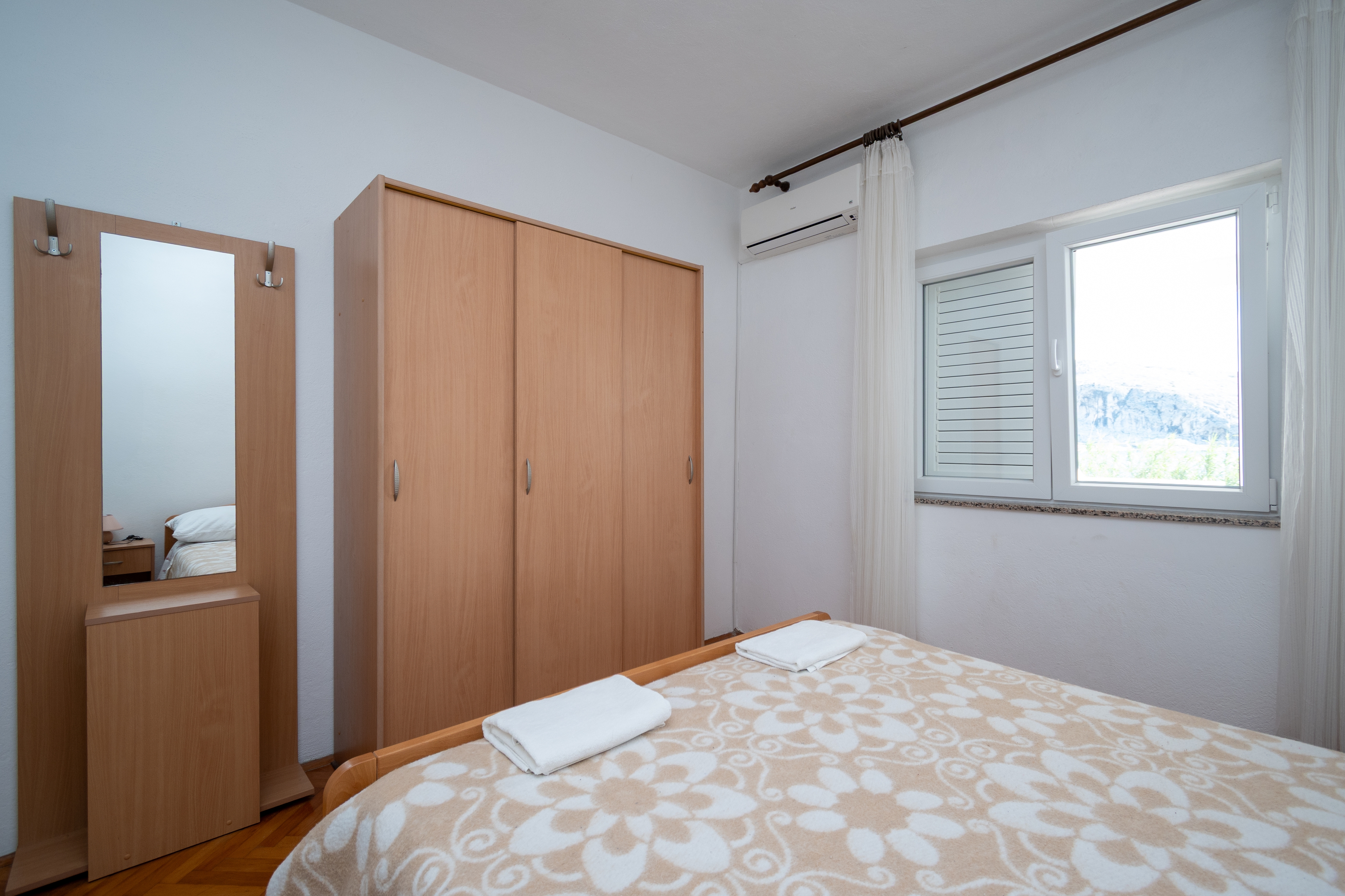 Two bedroom apartment near beach Metajna, Pag  A-a